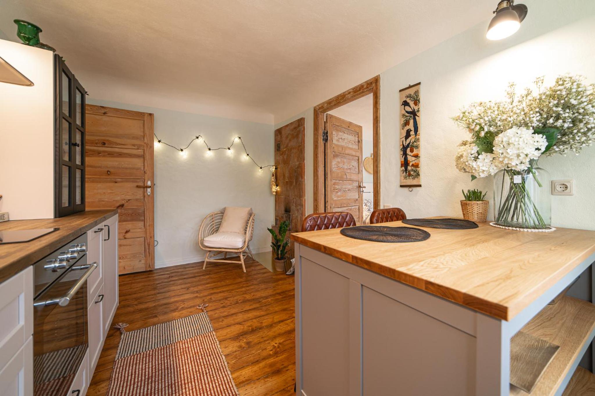 One-Bedroom Apartment - Photo 6