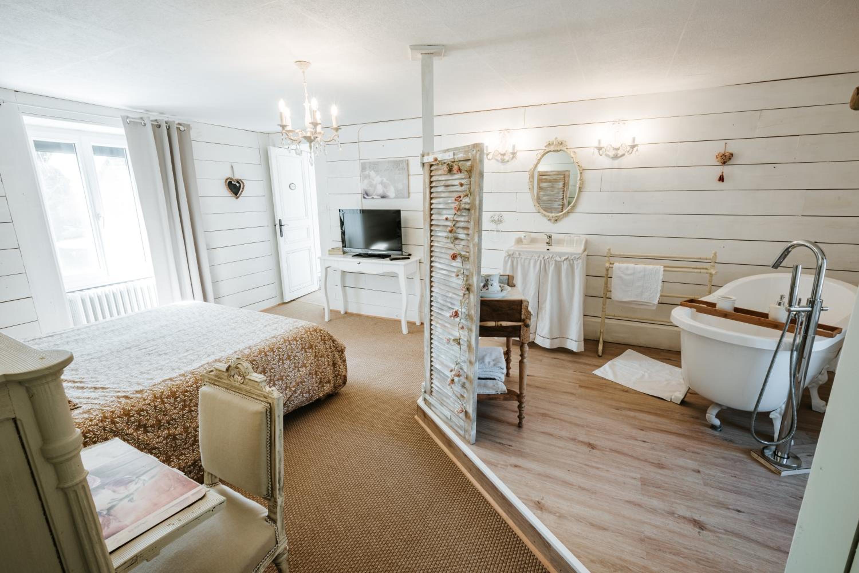 Double Room with Garden View - Photo 2
