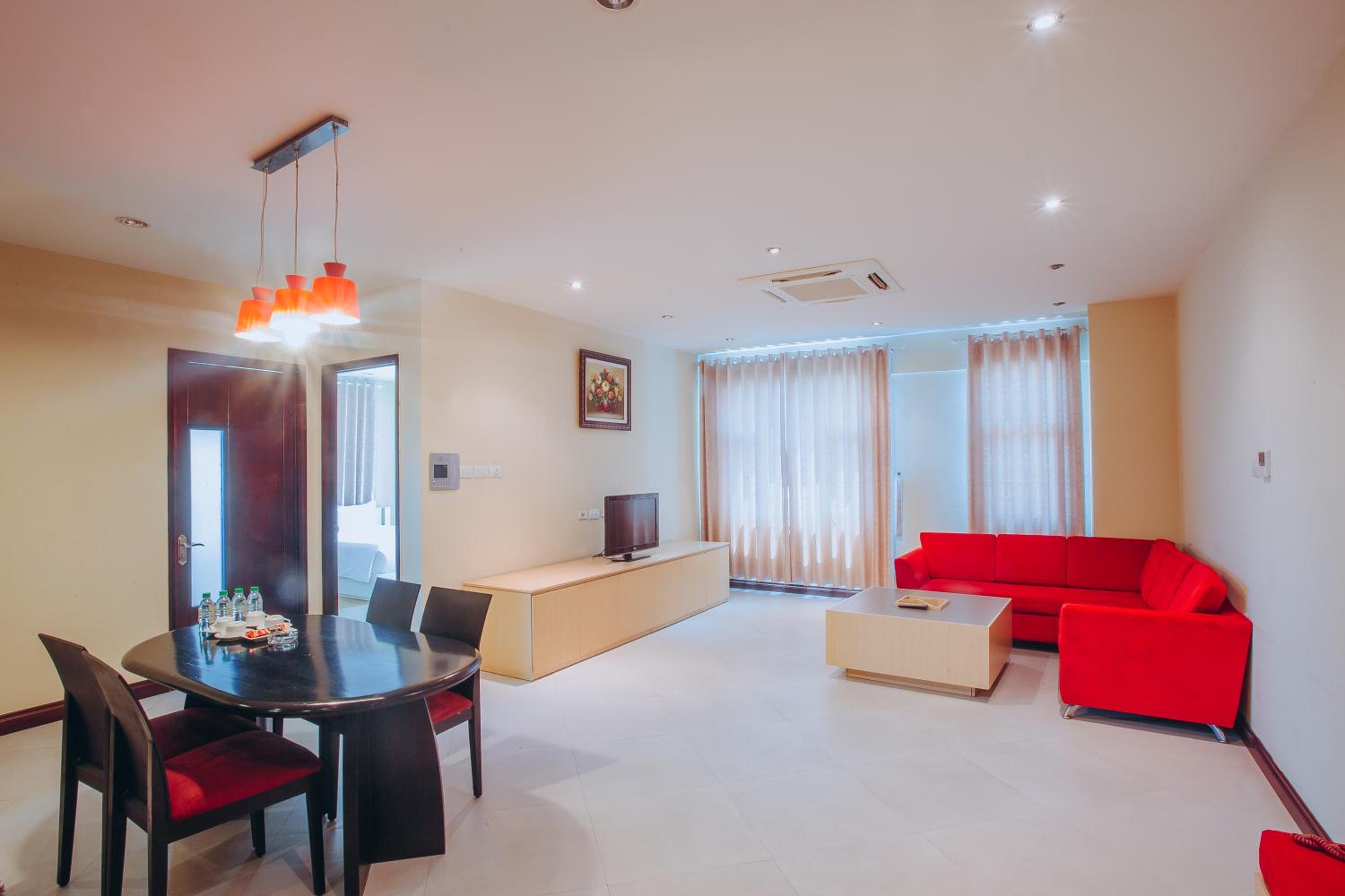 Three-Bedroom Apartment - Photo 10