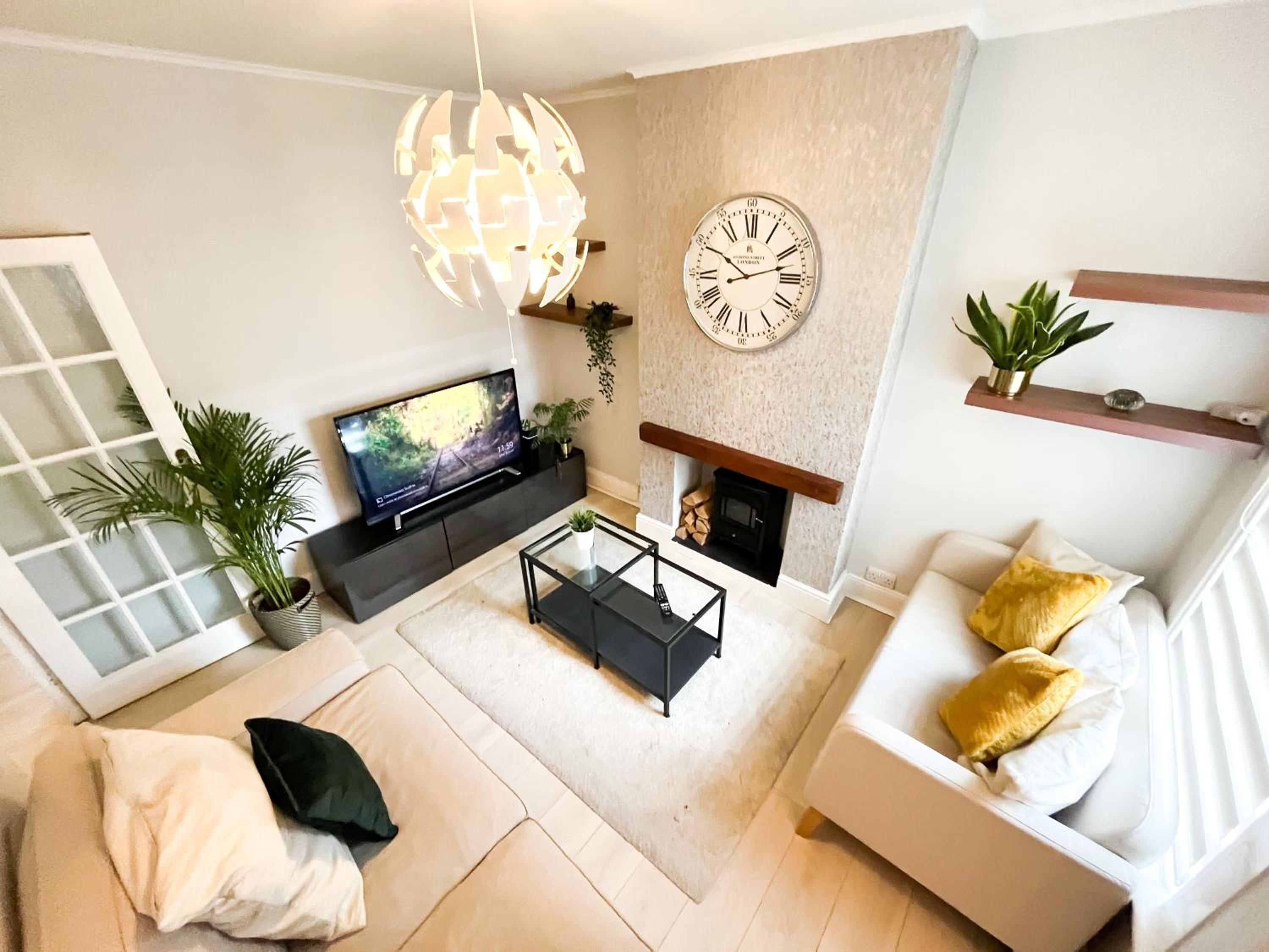 Three-Bedroom Apartment photo 1