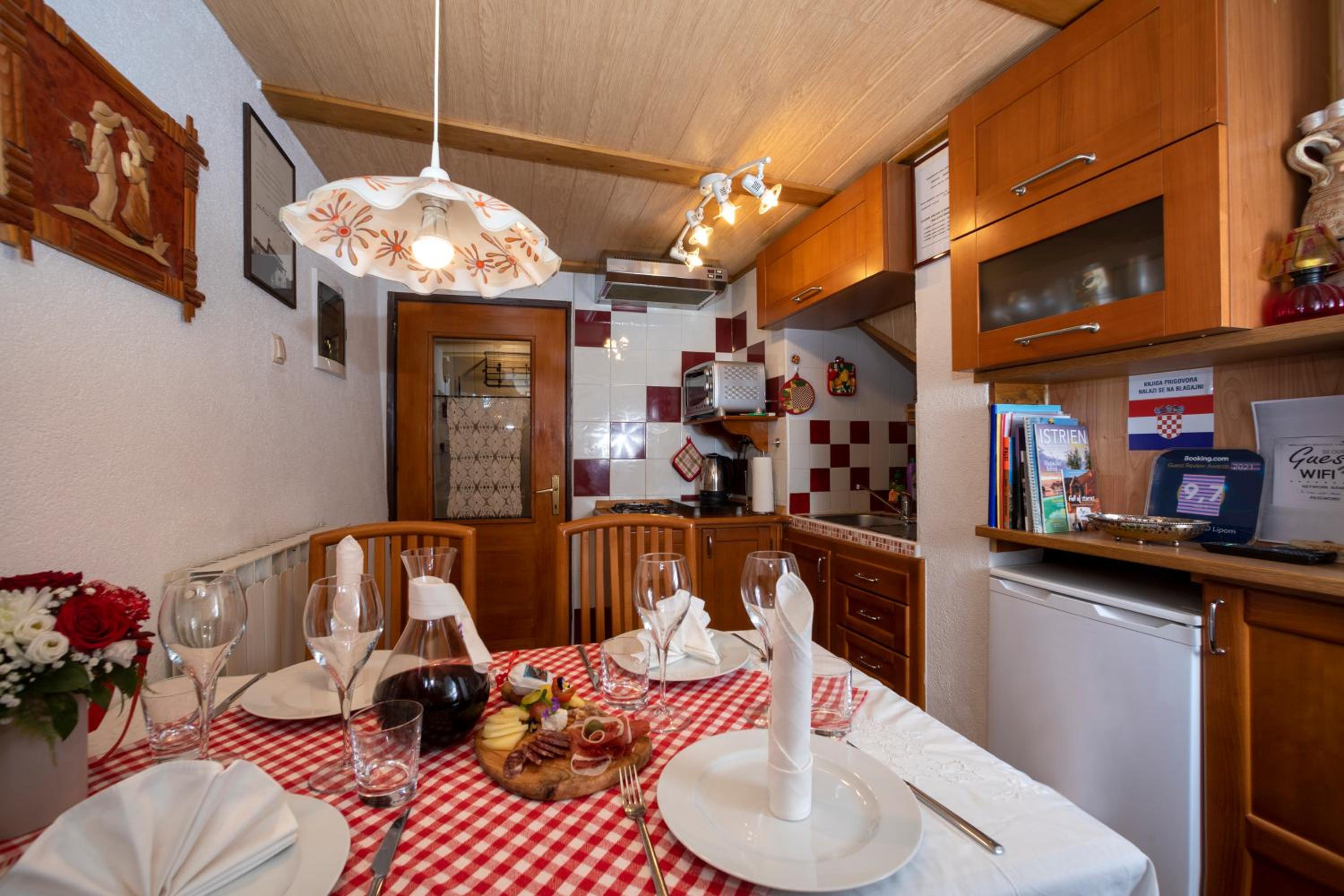 Two-Bedroom Apartment with Balcony photo 2