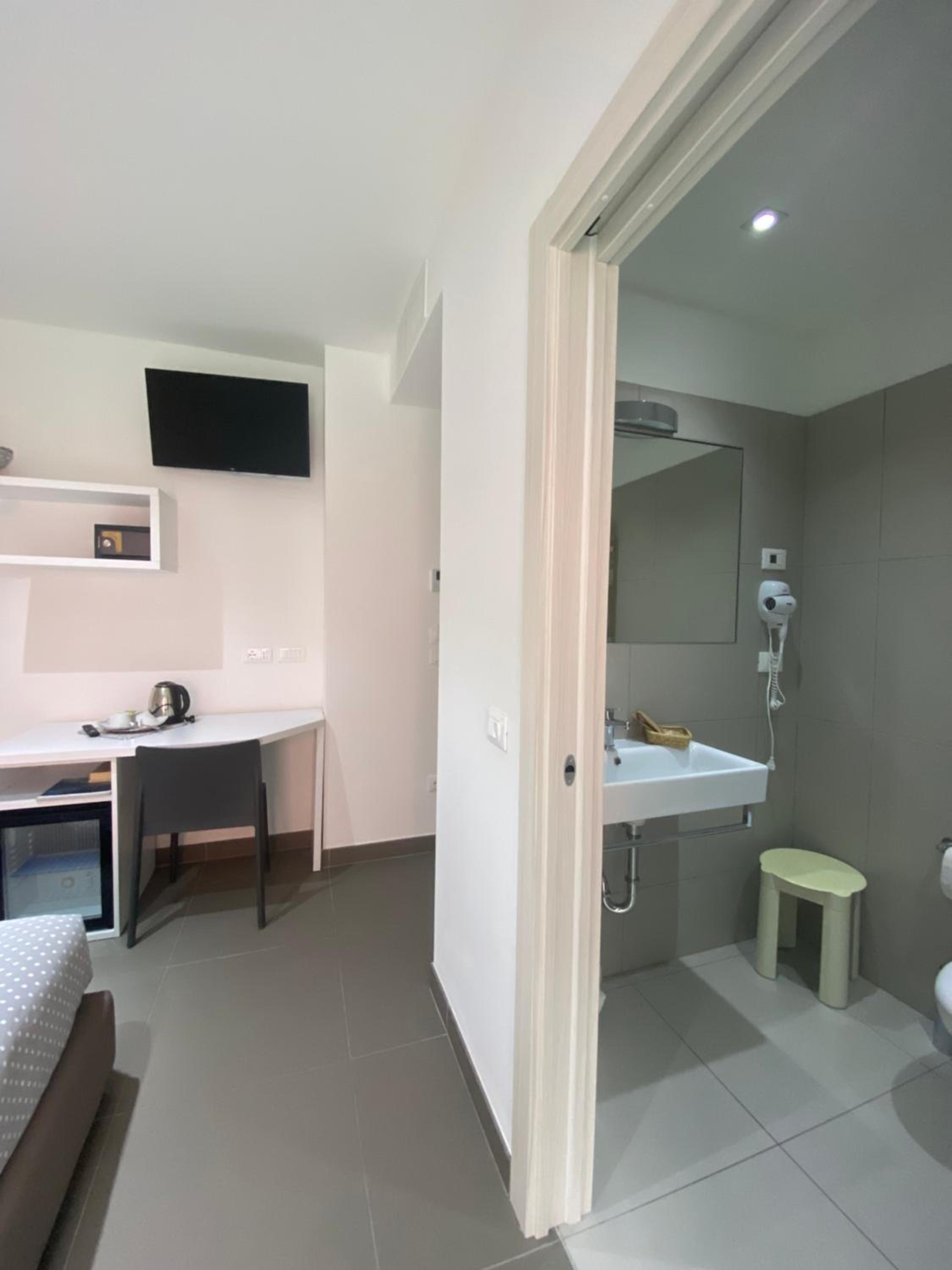Superior Twin Room with Balcony photo 3