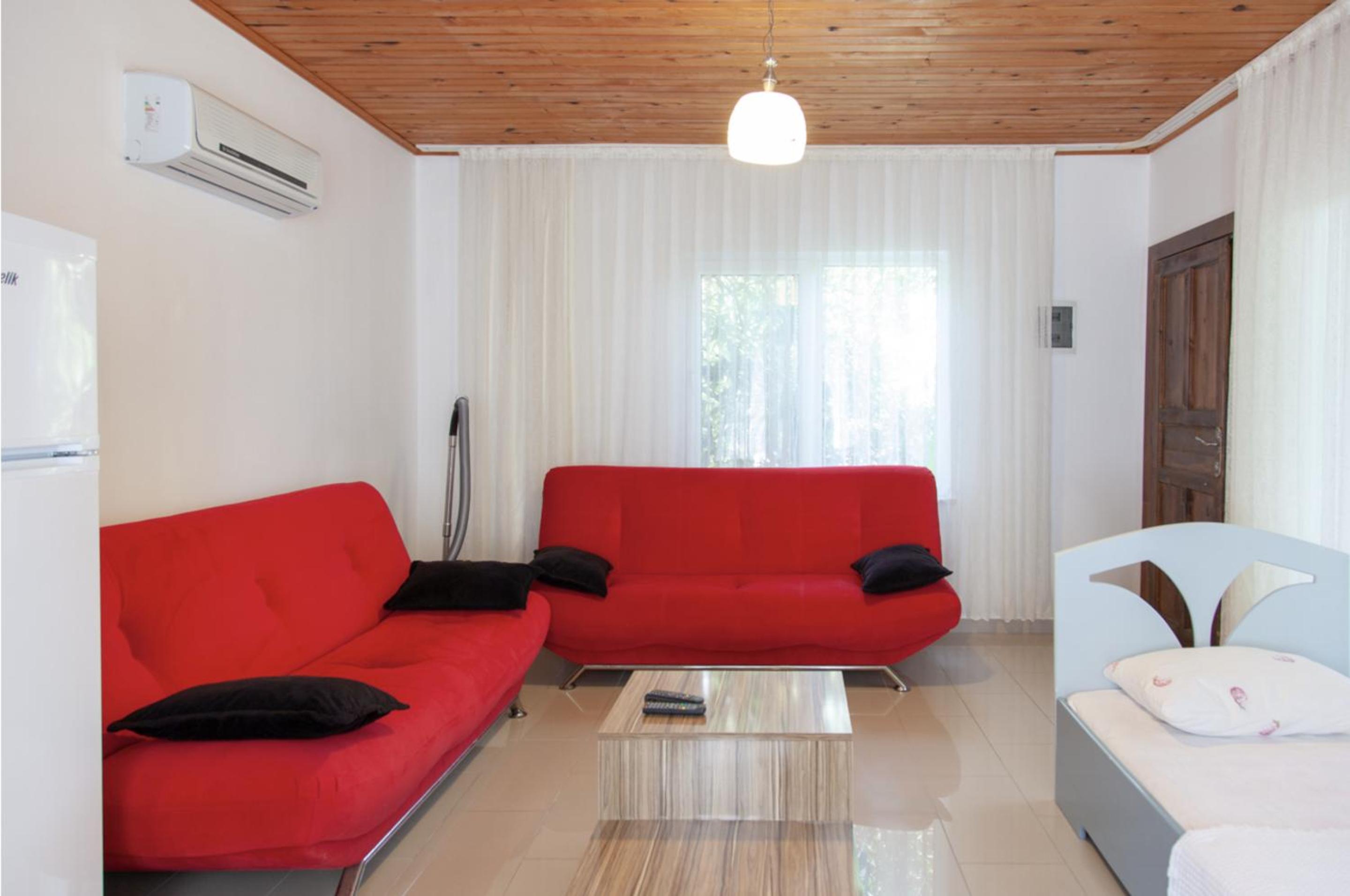 Apartment (4 Adults)