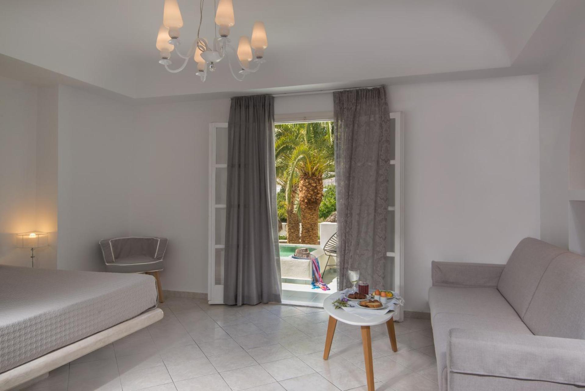 Deluxe Triple Room with Outdoor Jetted Tub - Photo 2