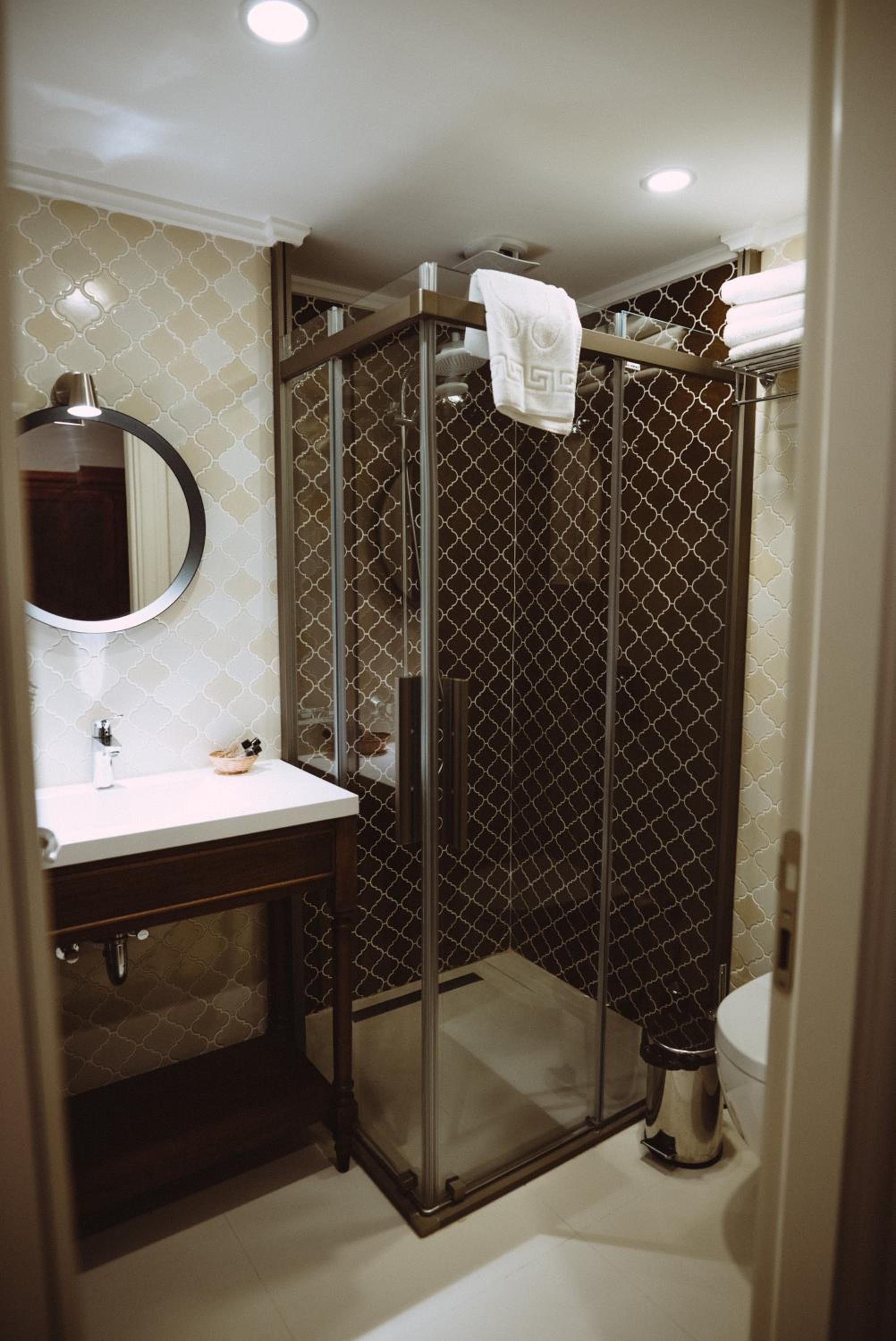 Loft Family Suite with Balcony and Bathtub photo 2