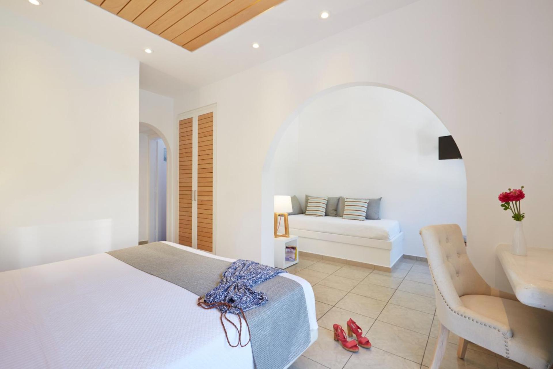 Superior Triple Room with Garden View - Photo 8