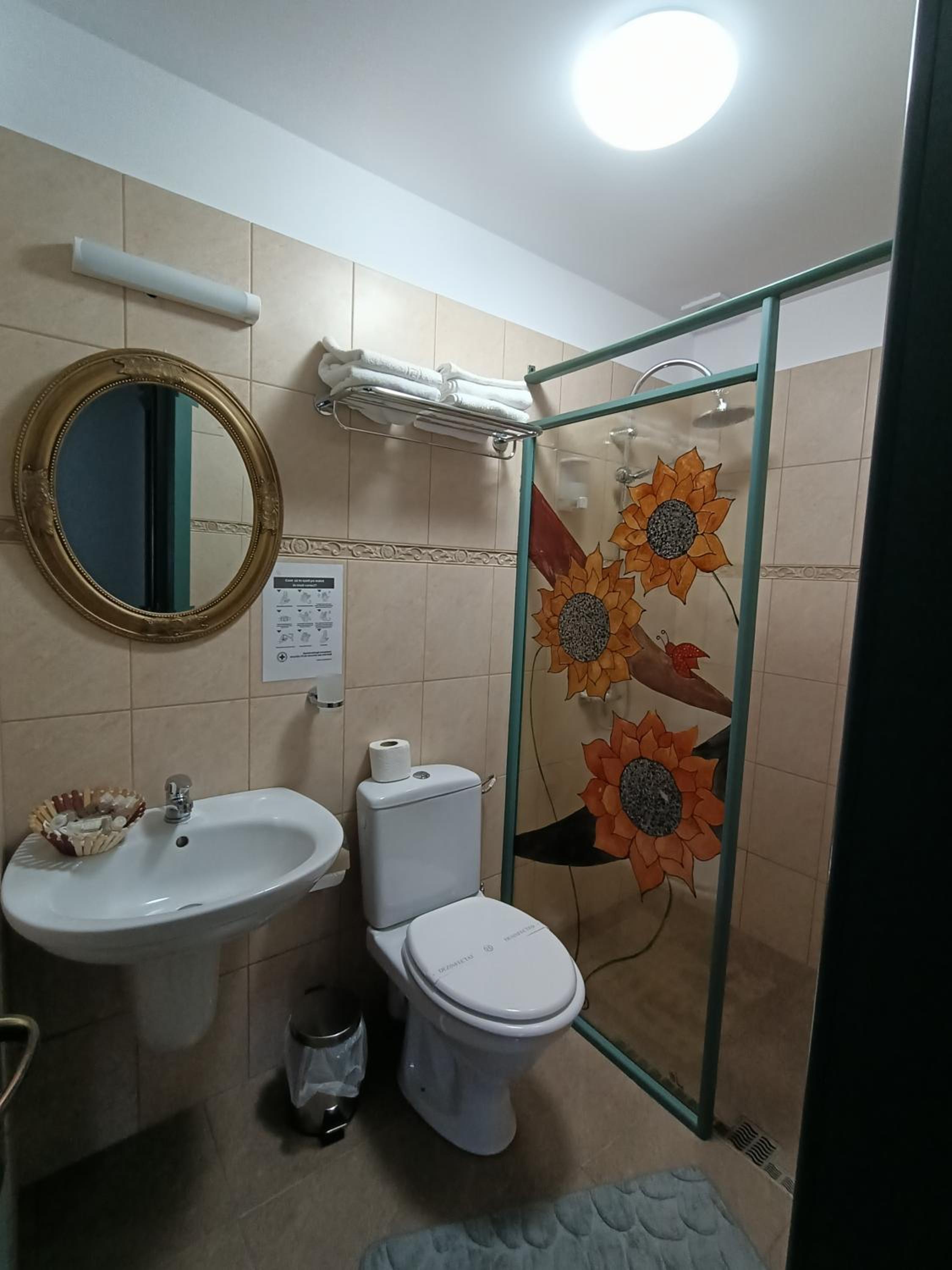 Double Room with Private External Bathroom - Photo 3
