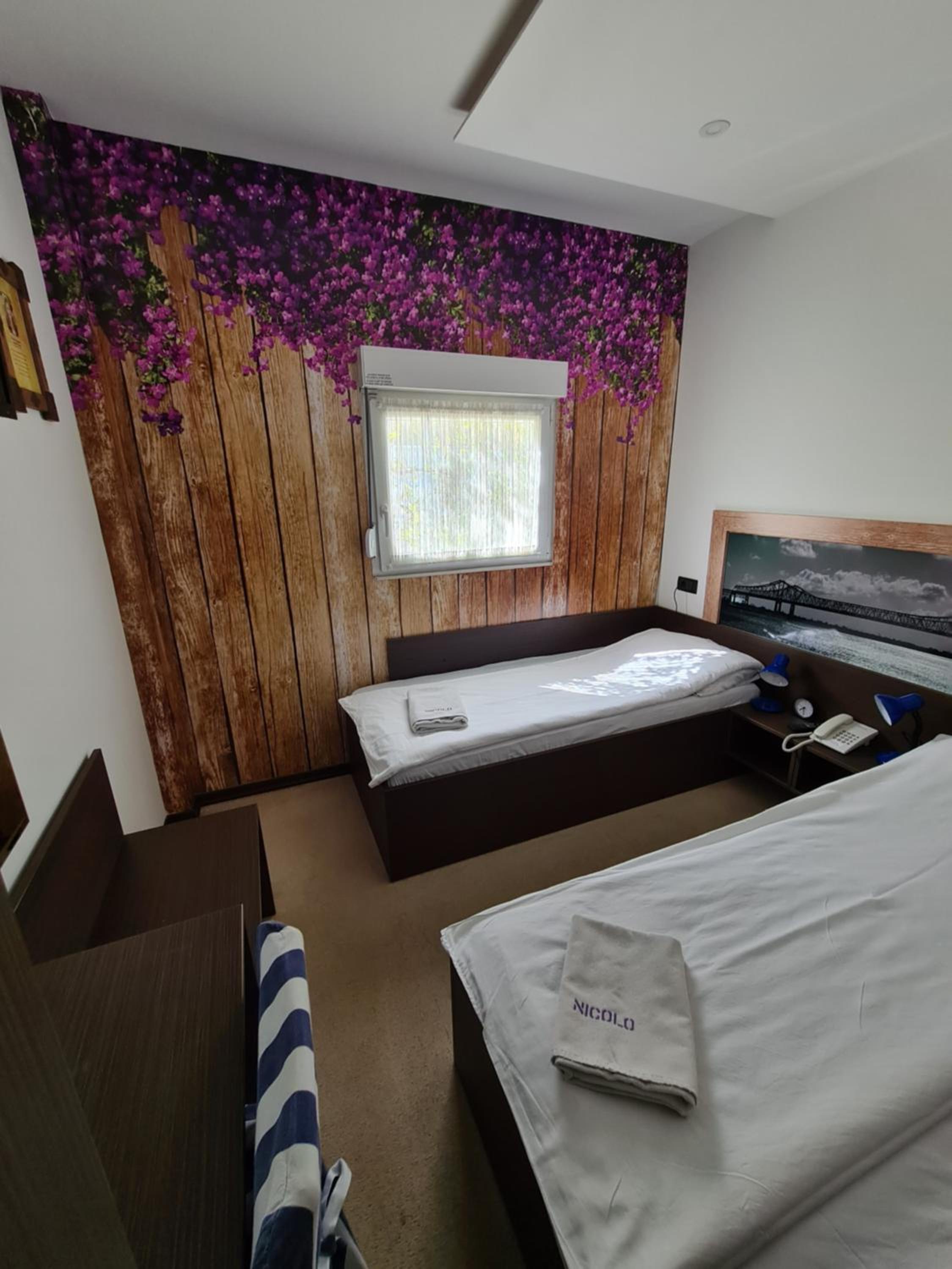 Twin Room with Bathroom - Photo 1