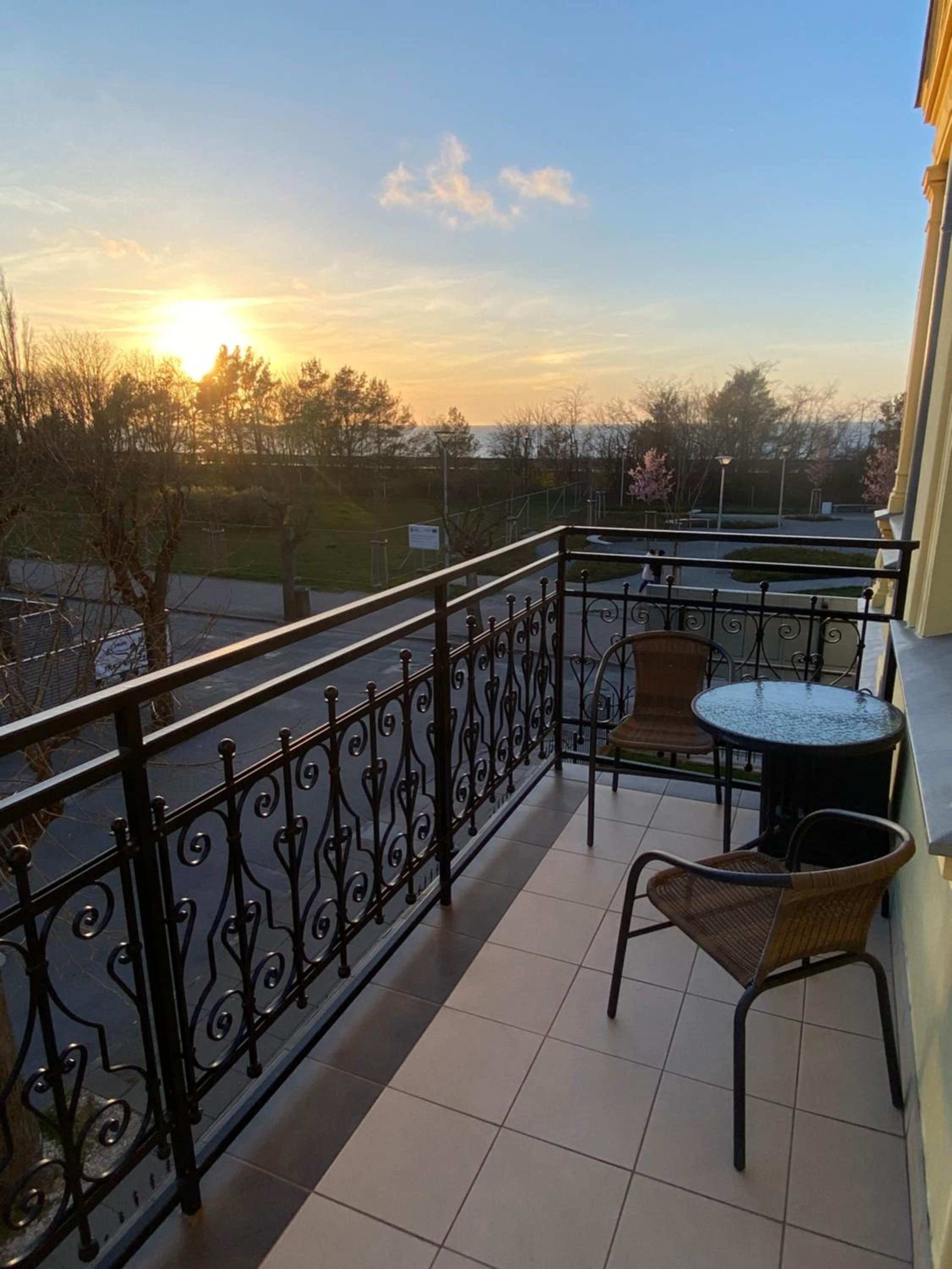Apartment with Balcony photo 3