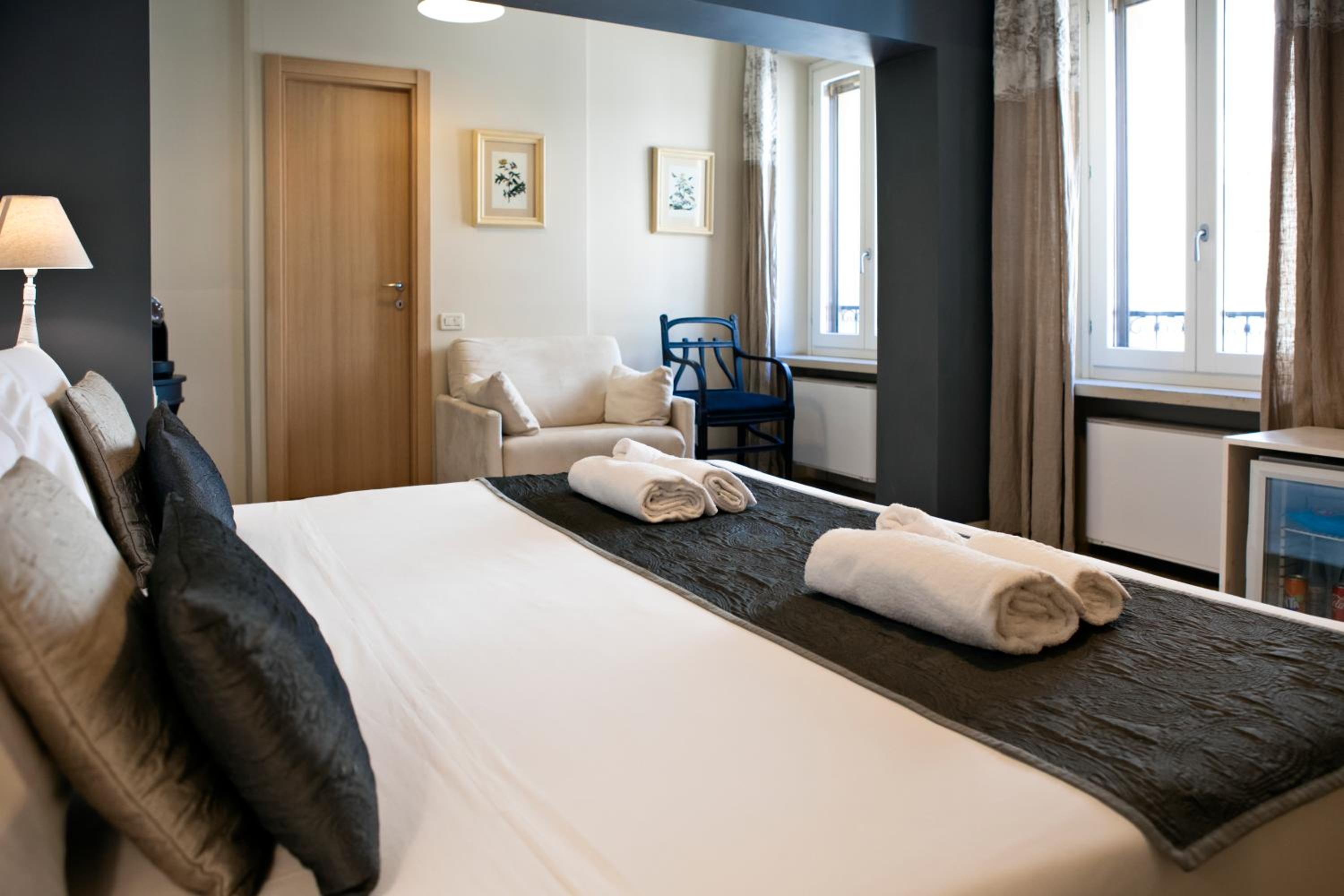 Suite - Photo 3