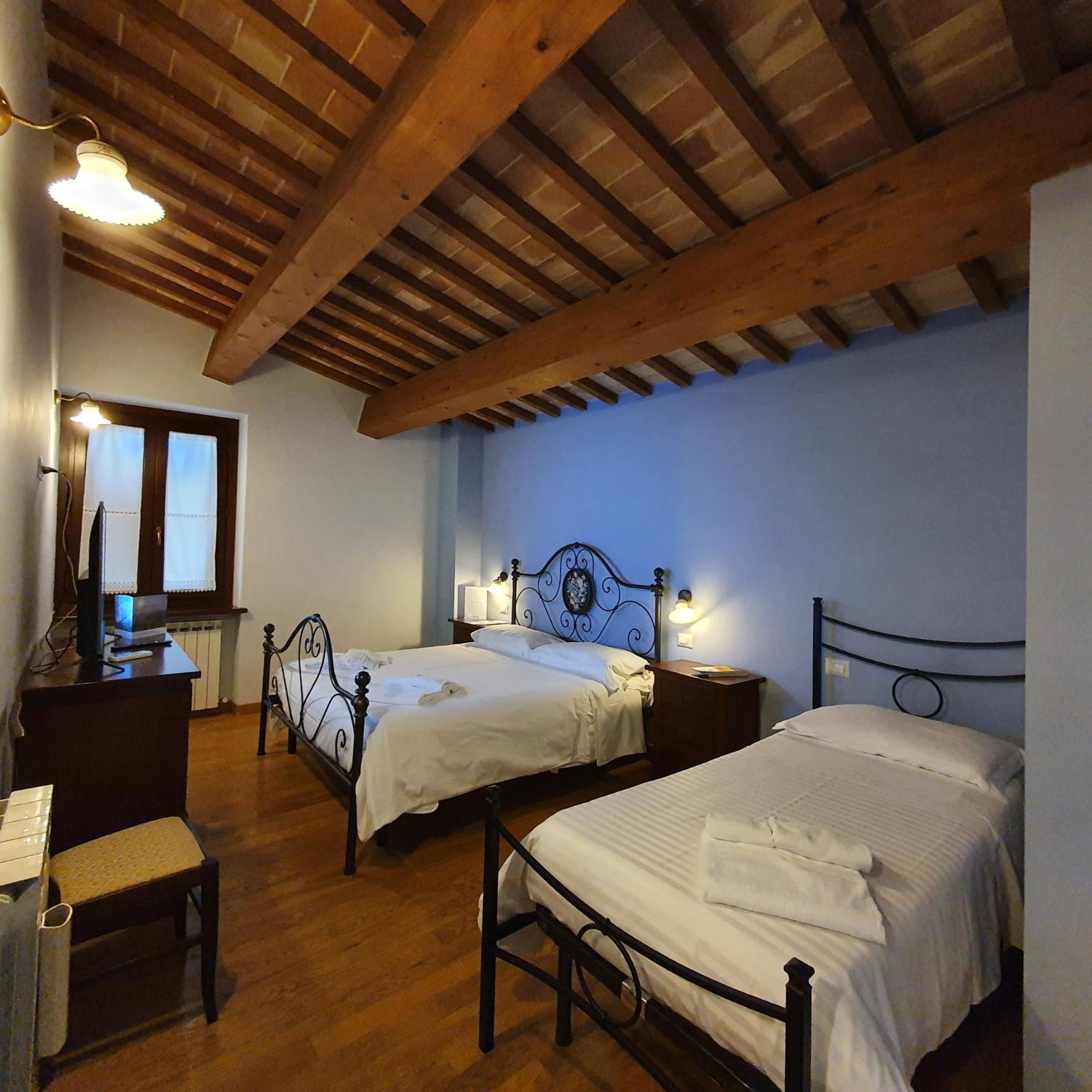 Large Double Room photo 2