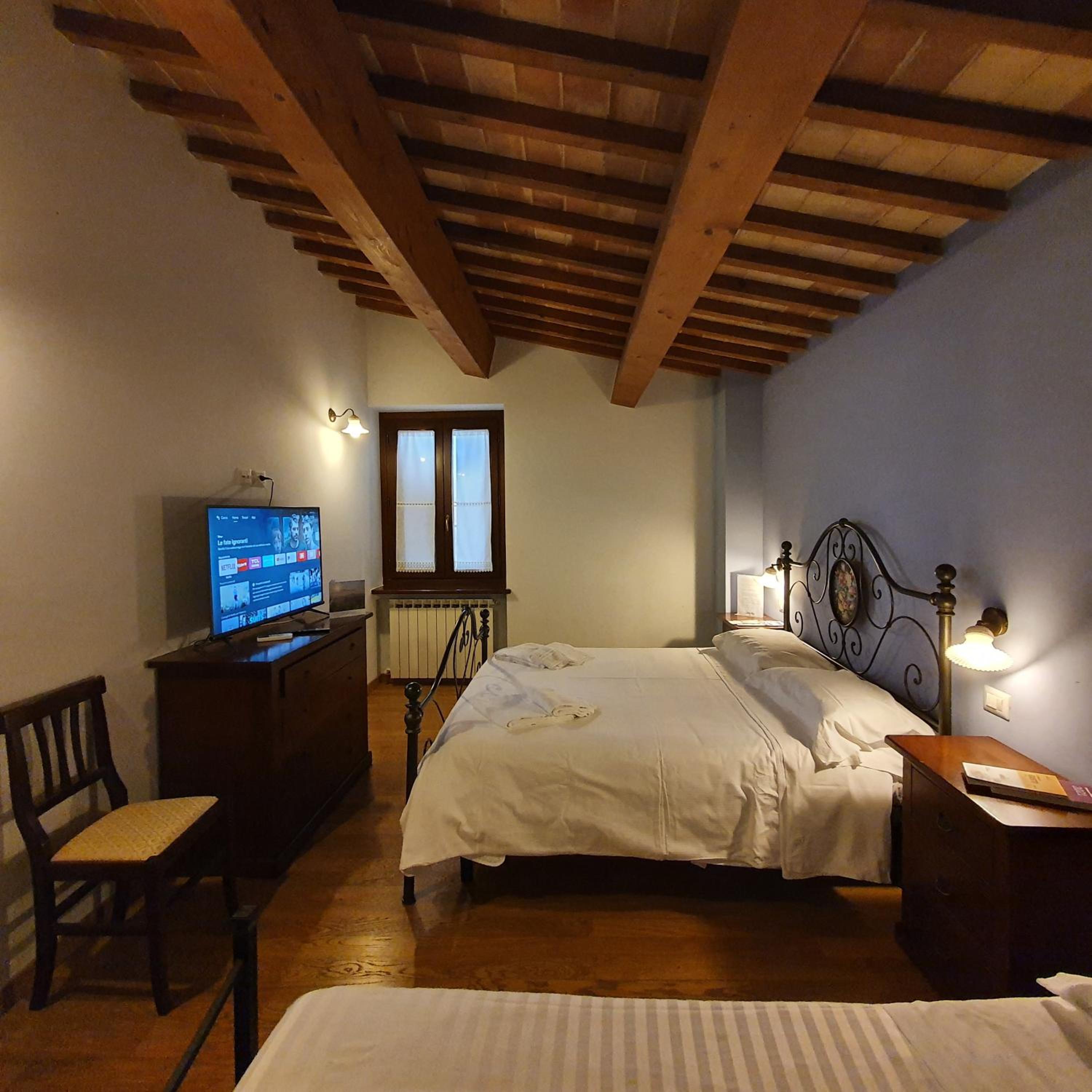 Large Double Room photo 1