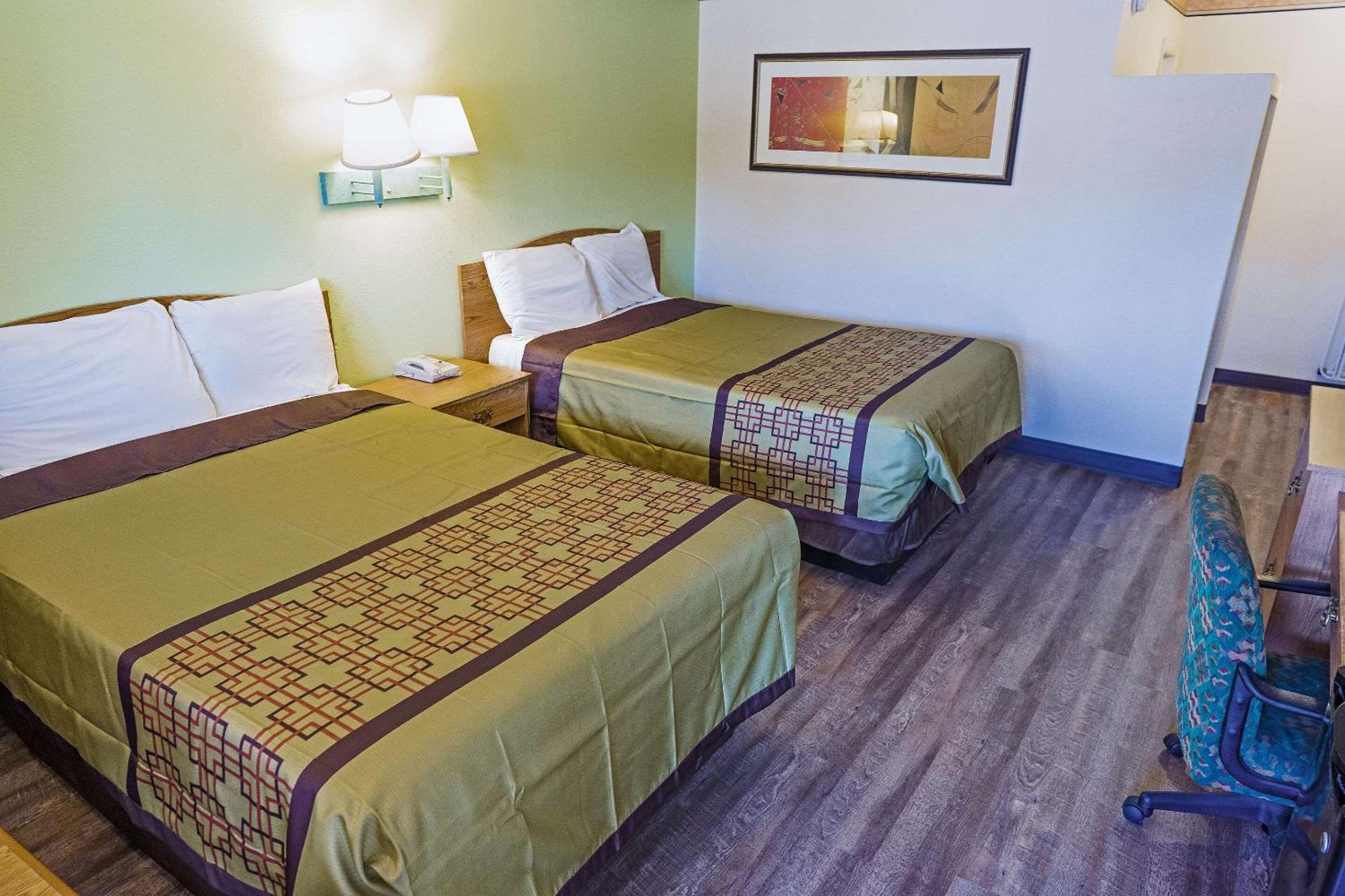 Double Room with Two Double Beds - Non-Smoking photo 2