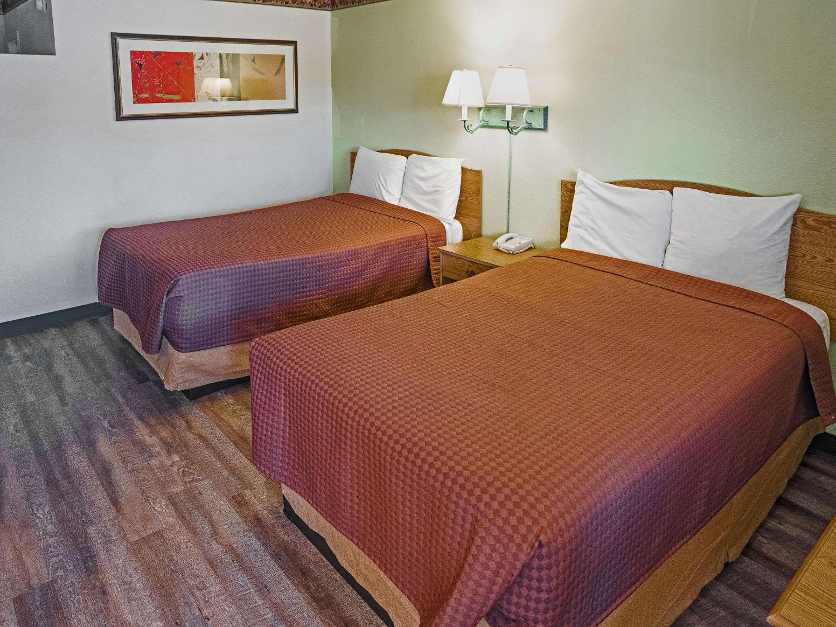 Double Room with Two Double Beds - Non-Smoking photo 3