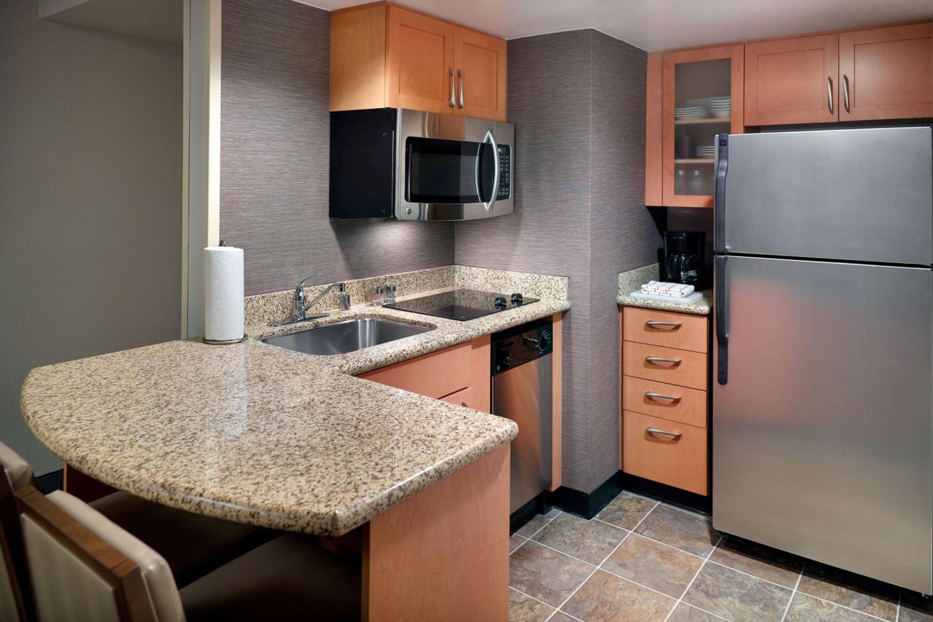 One Bedroom Suite Queen - Photo 4