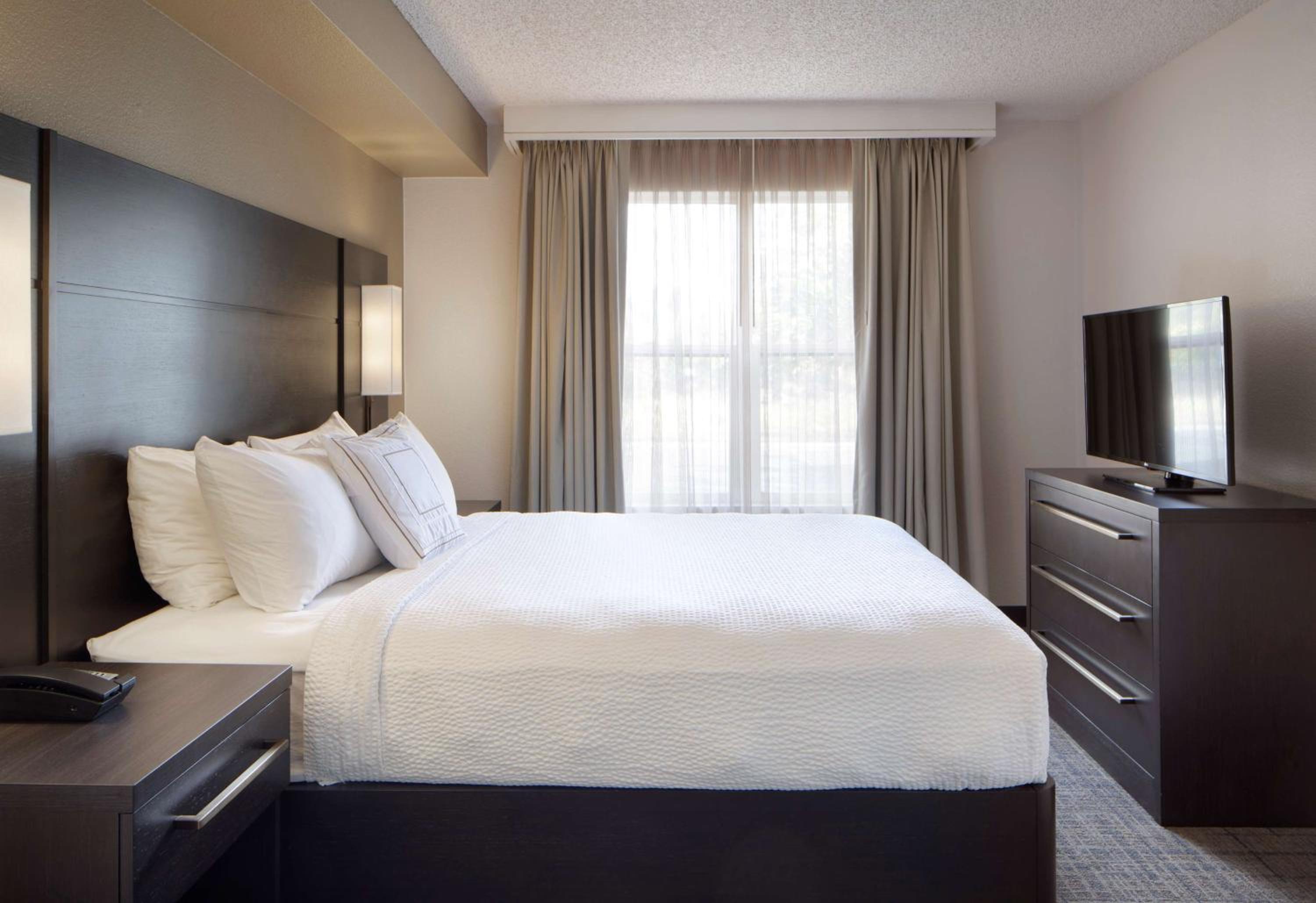 Two Bedroom Suite  with Two Queen Beds - Photo 1
