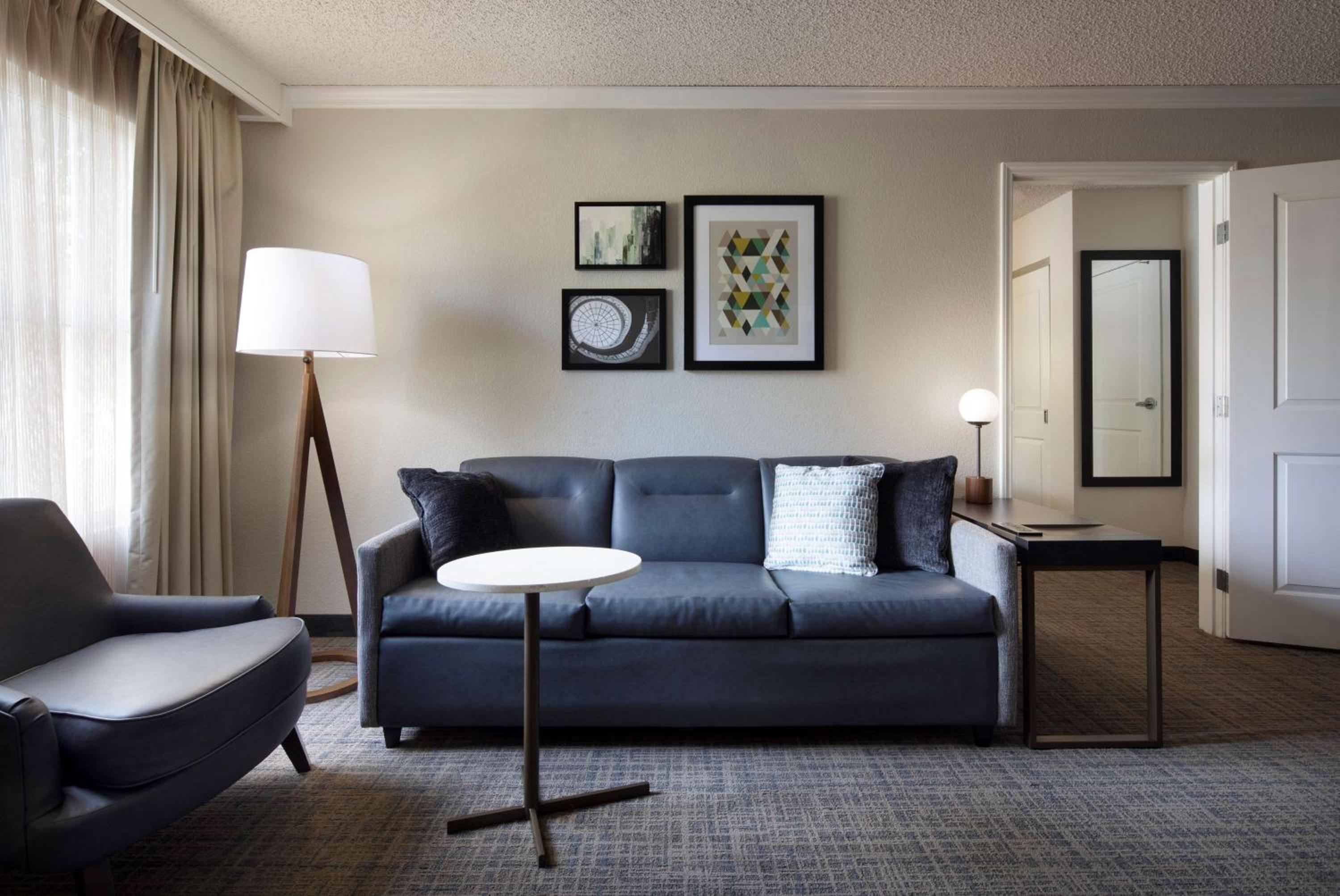 Two Bedroom Suite  with Two Queen Beds - Photo 3