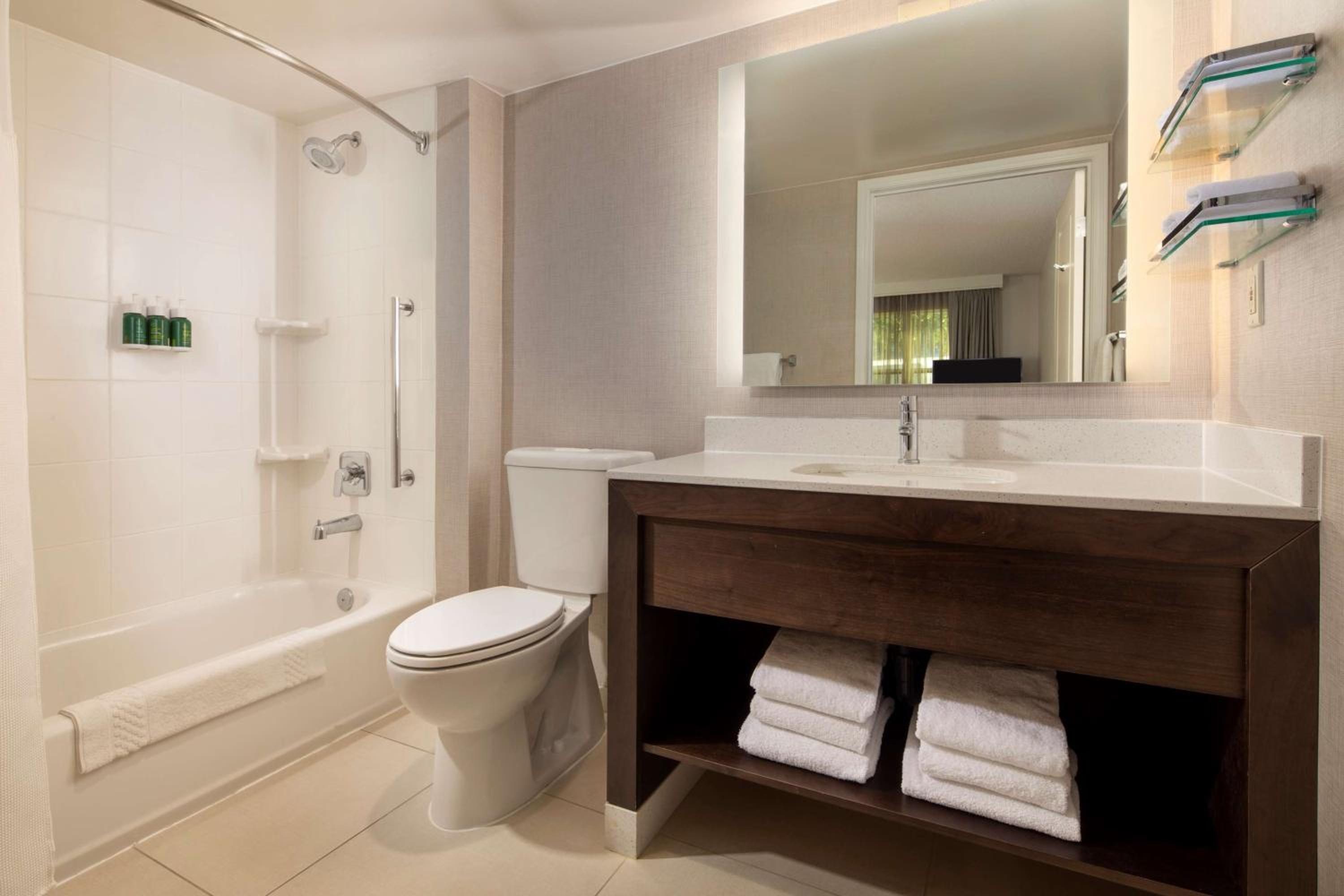 Two Bedroom Suite  with Two Queen Beds - Photo 2