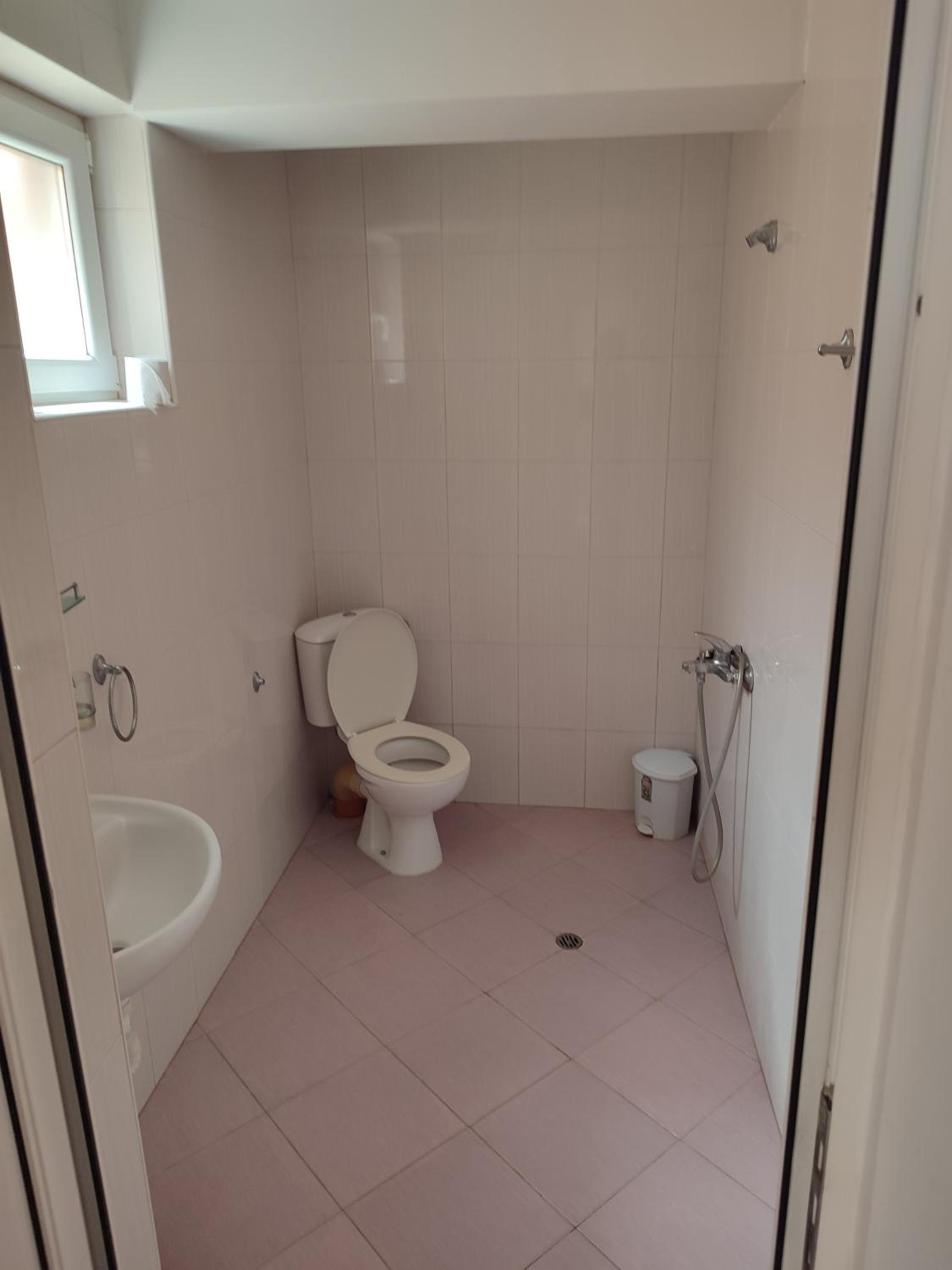 Double Room - Photo 8