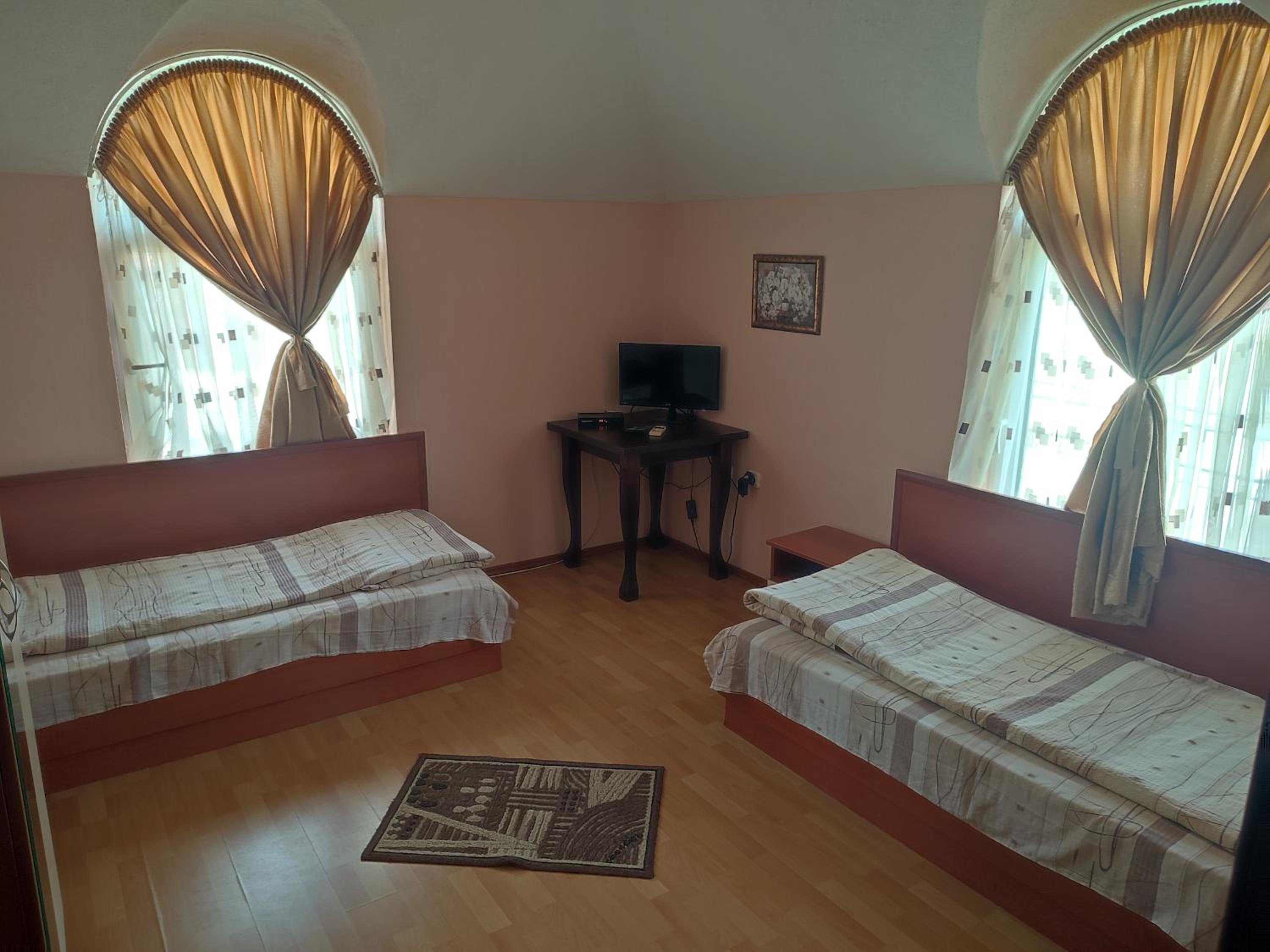 Double Room - Photo 2