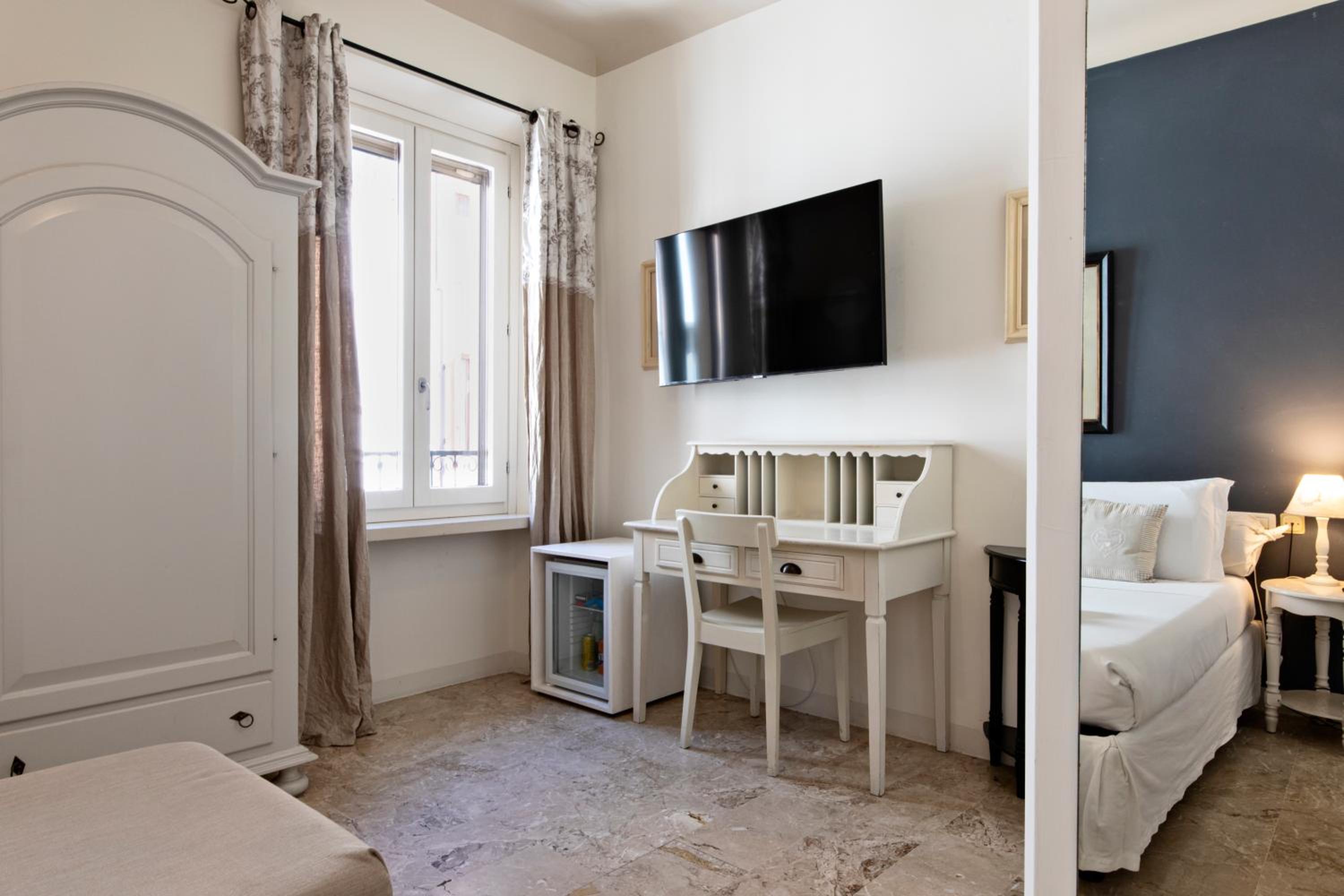 Superior Double or Twin Room - Photo 4
