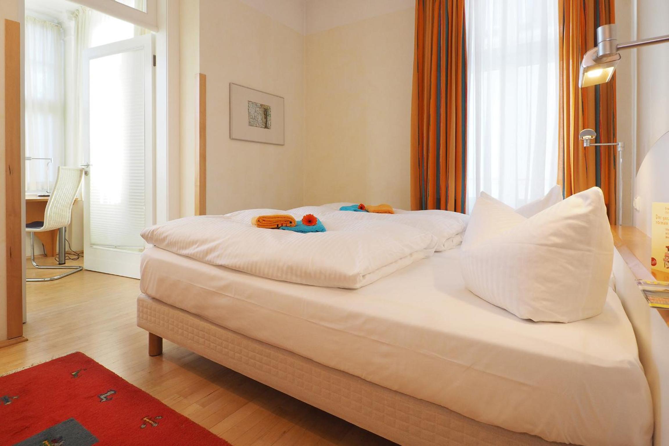 One-Bedroom Apartment - Annex photo 1