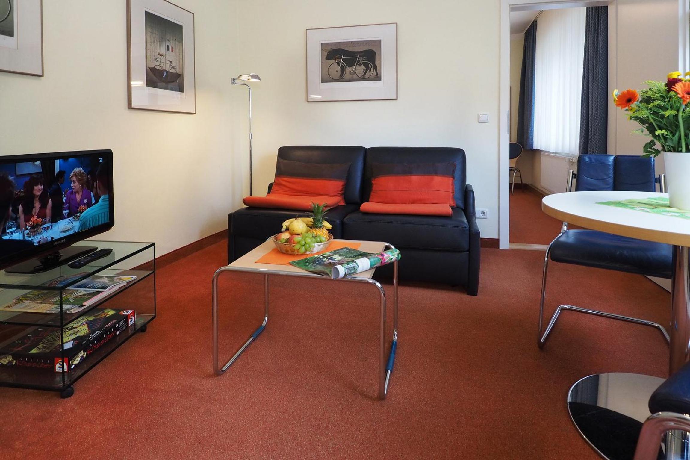 One-Bedroom Apartment - Garden House photo 2