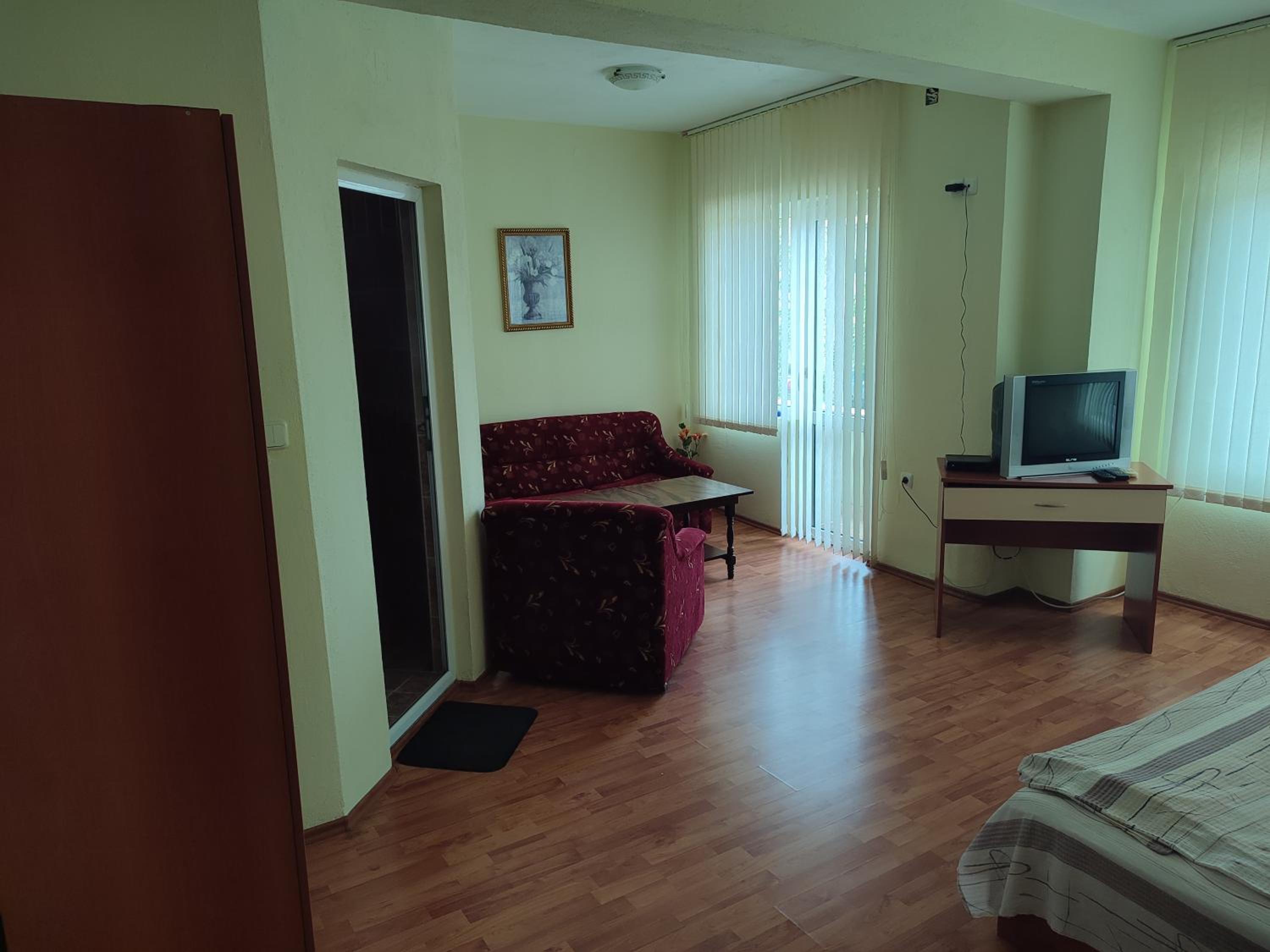 Triple Room with Balcony - Photo 2