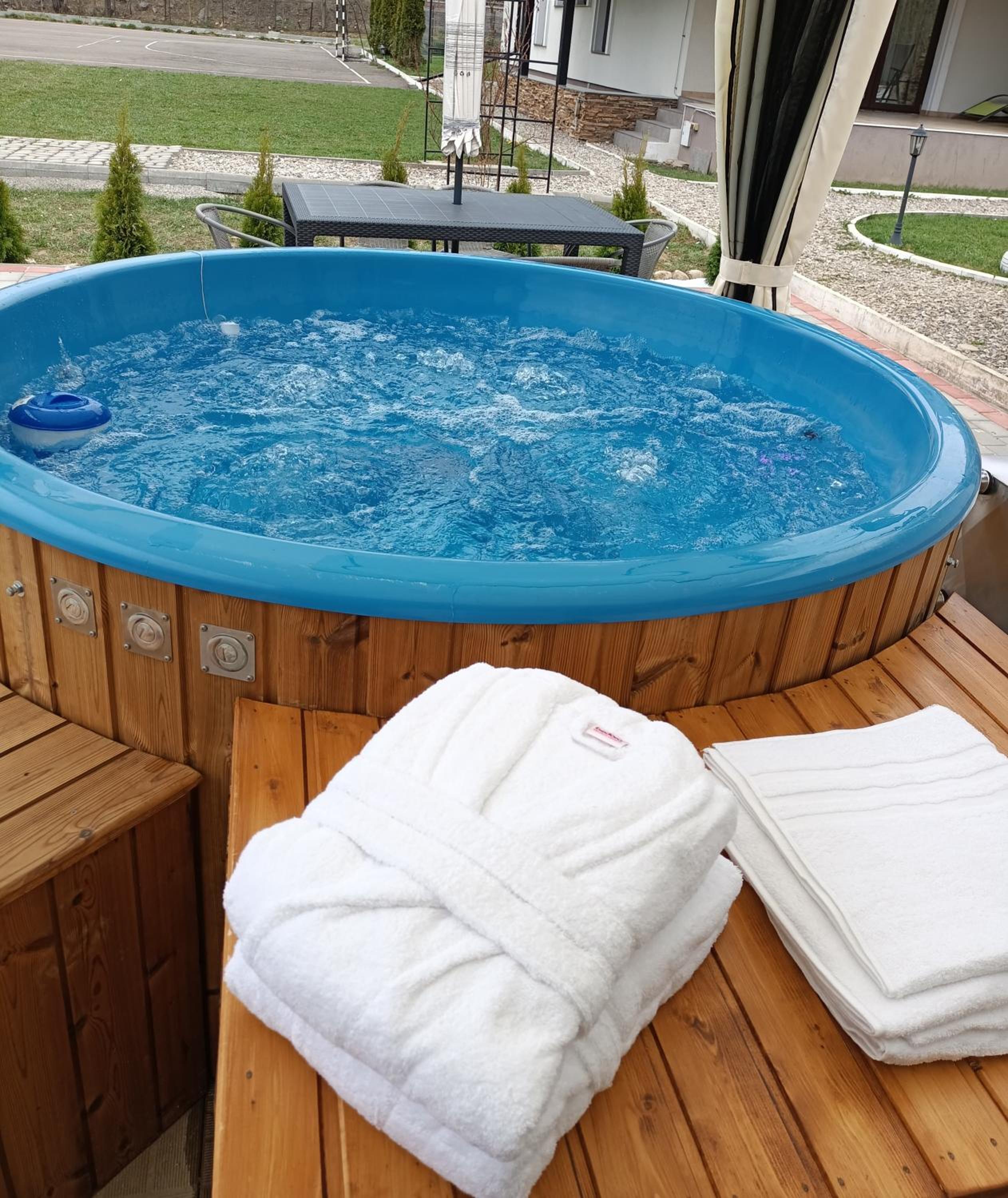 Deluxe Room (2 Adults + 1 Child) - Photo 48