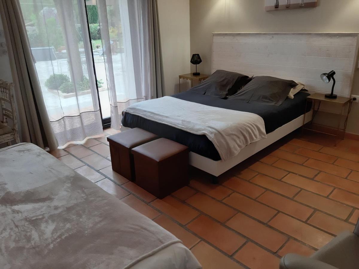Triple Room with Pool View photo 2