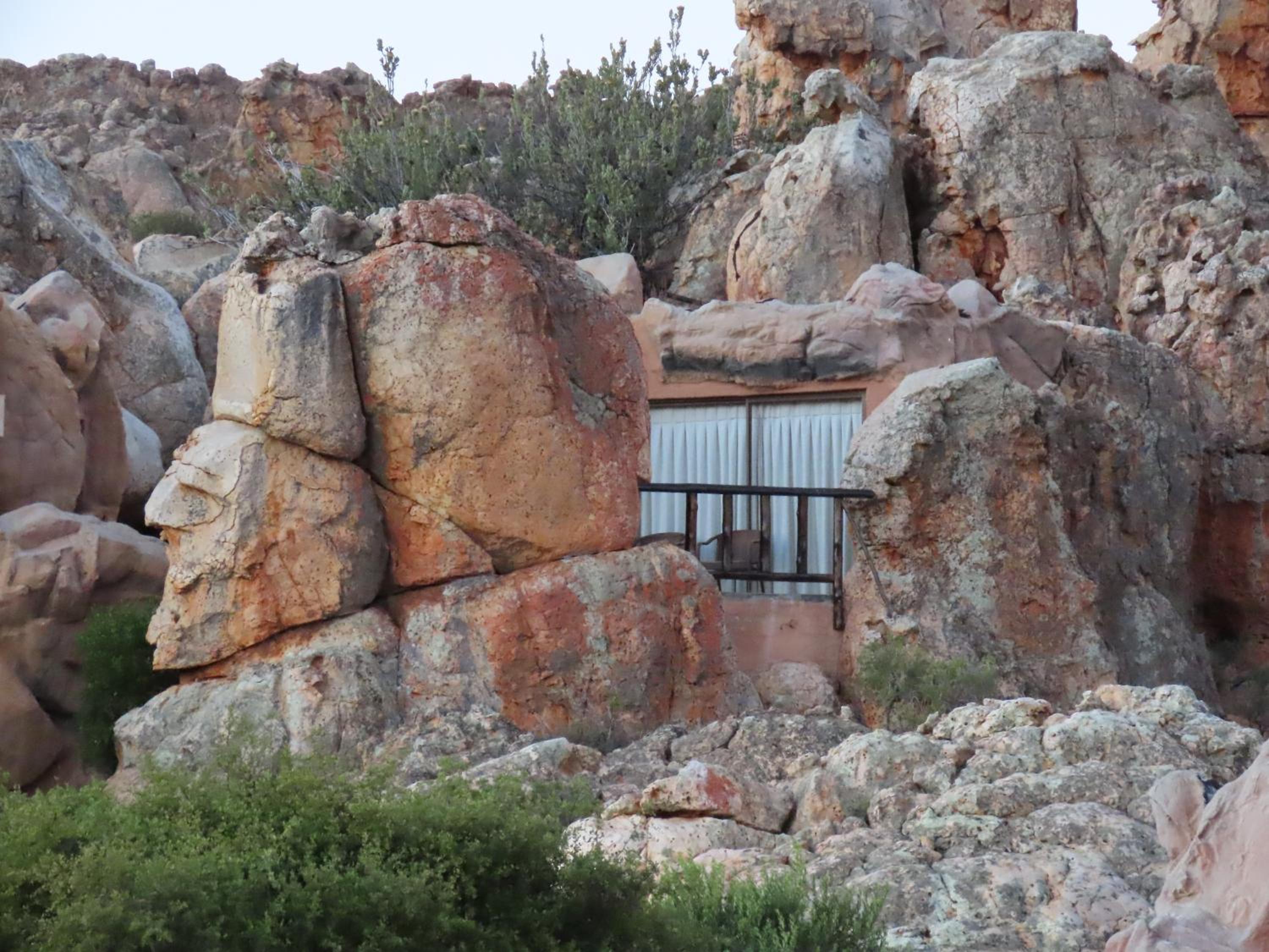 Honeymoon Cave - Photo 3