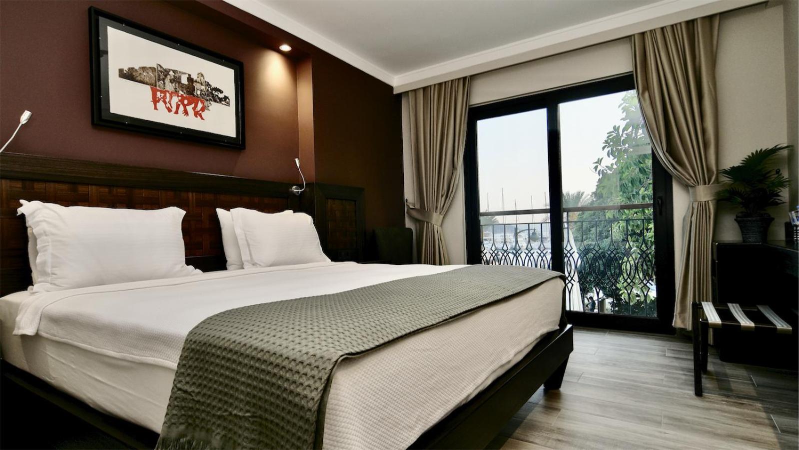 Double Room with Sea View - Photo 15