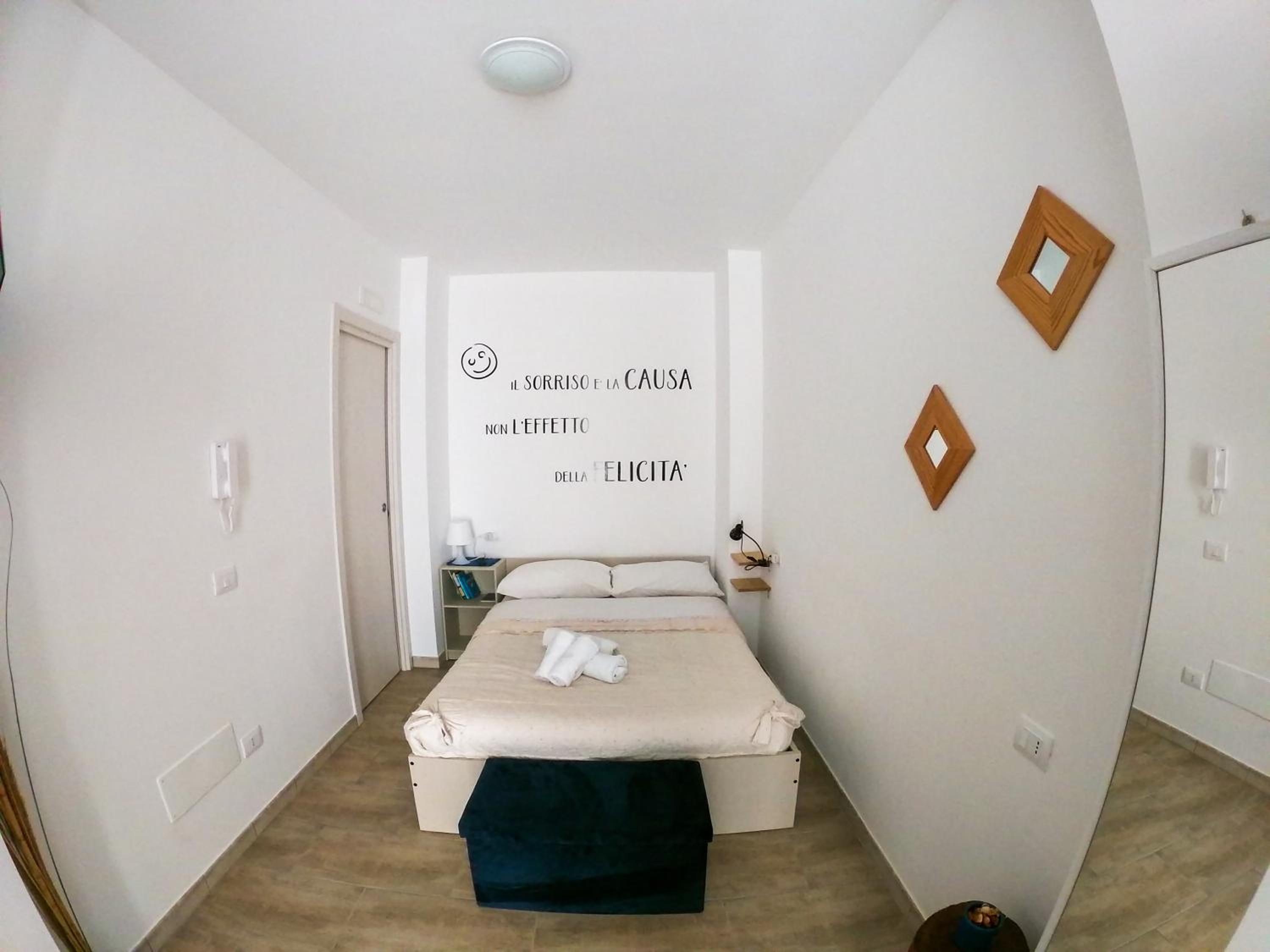 One-Bedroom Apartment photo 1