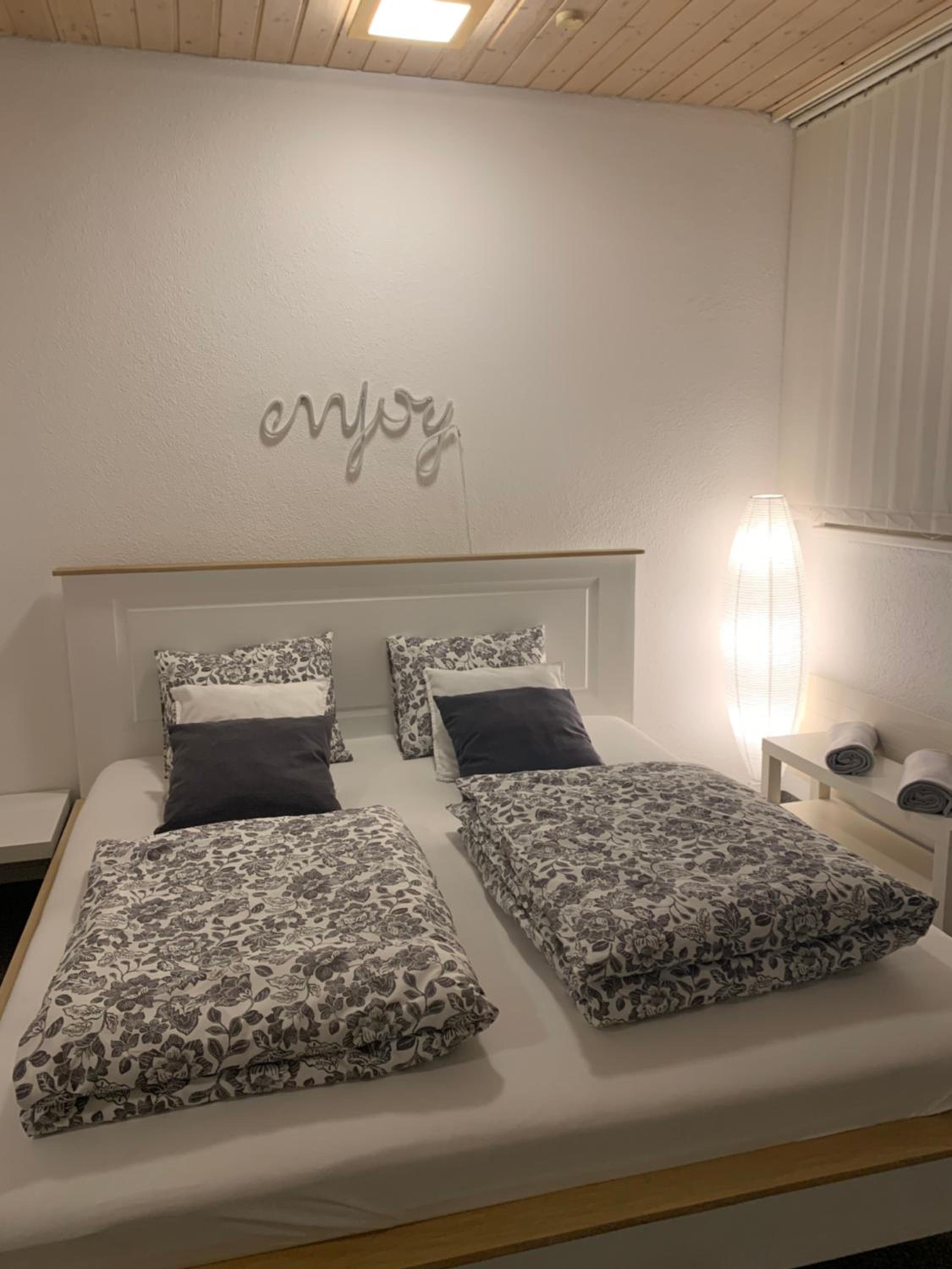 One-Bedroom Apartment - Photo 1