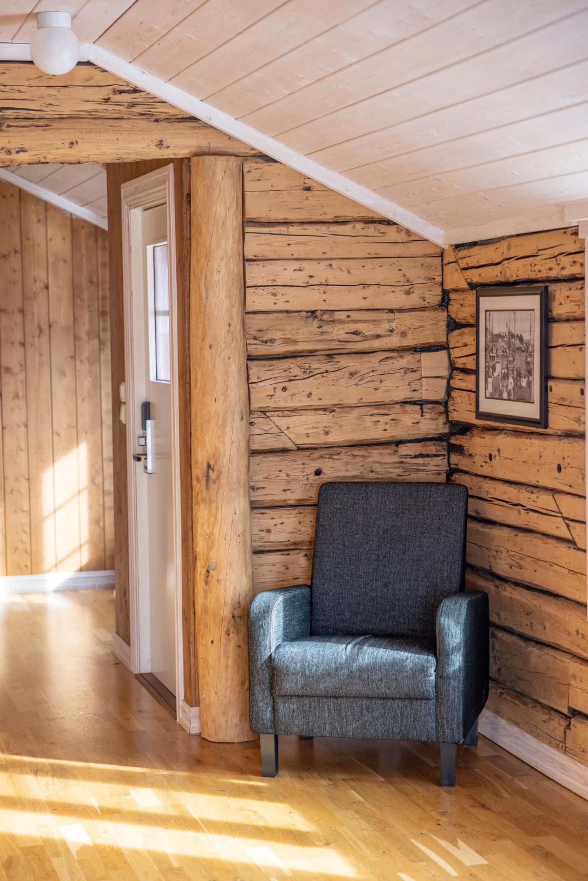 Superior Cottage (8 Adults) with Sea View photo 3