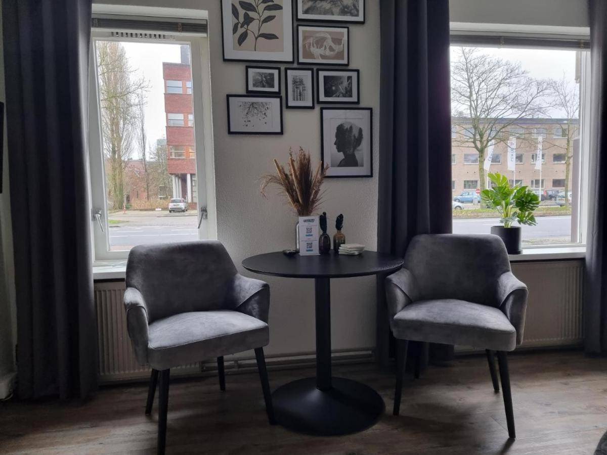 One-Bedroom Apartment - Photo 4