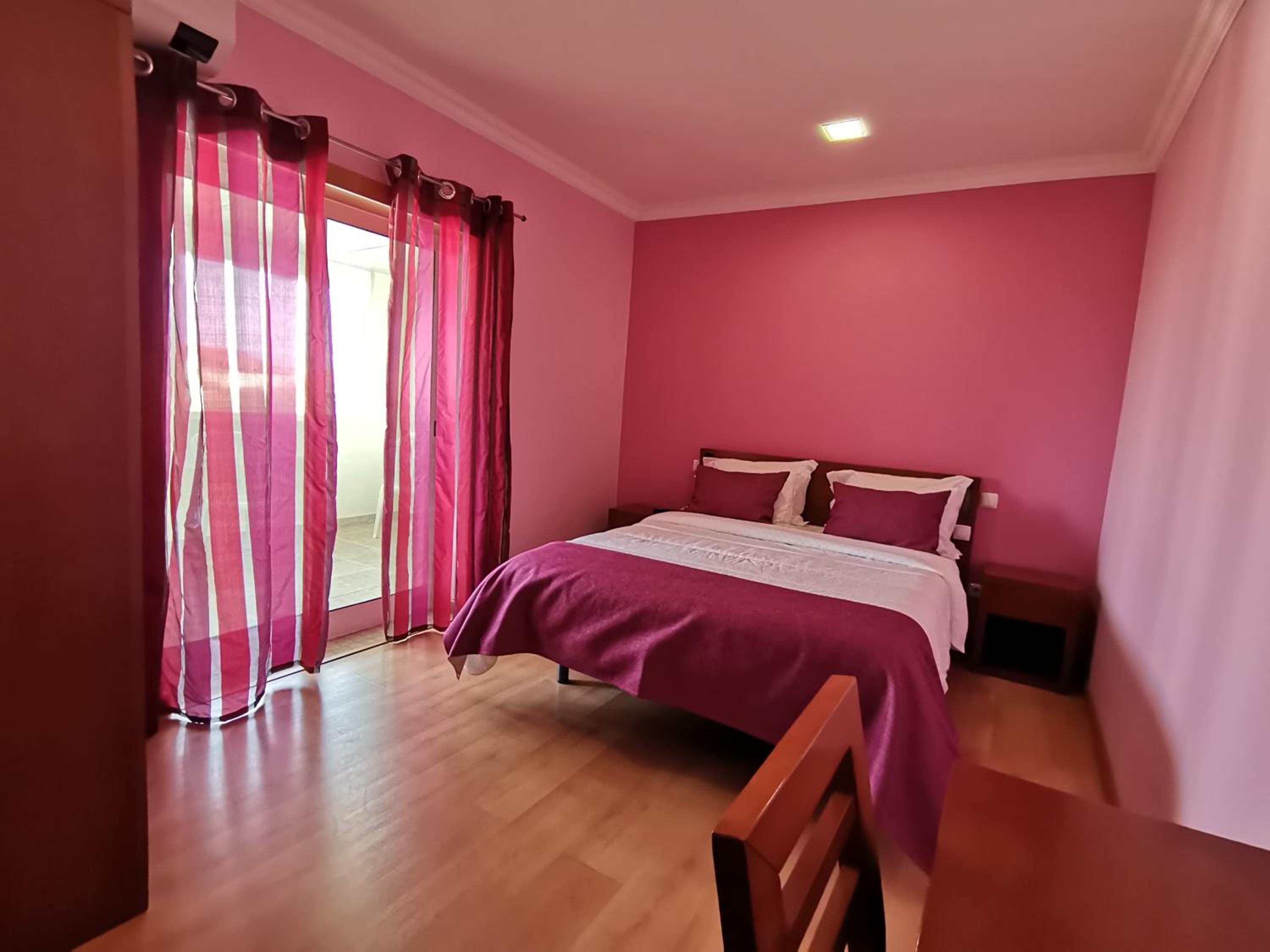 Double Room with Balcony - Photo 1