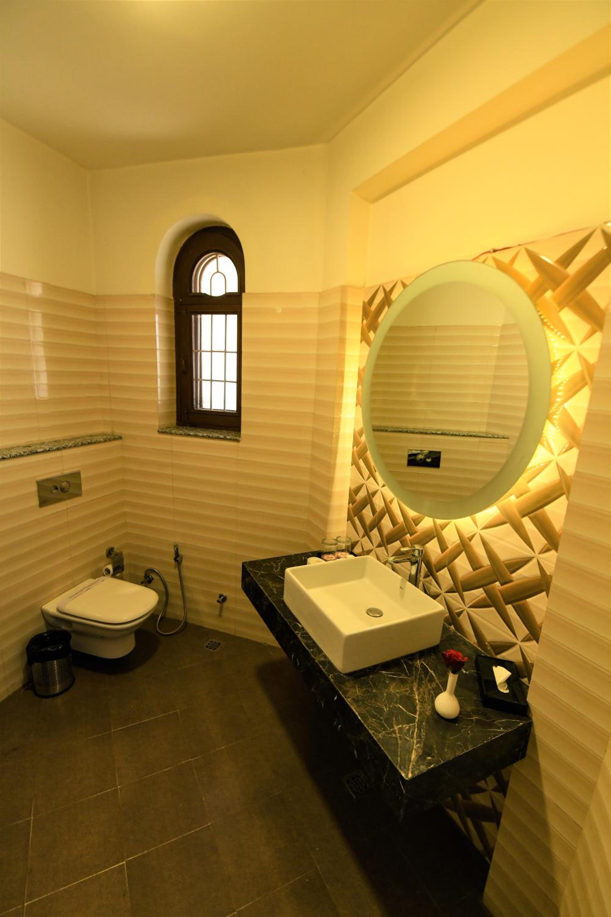 Family Room - 15% off on session of Spa, 10% off on Food & Beverage services, 10% off on Access to Club