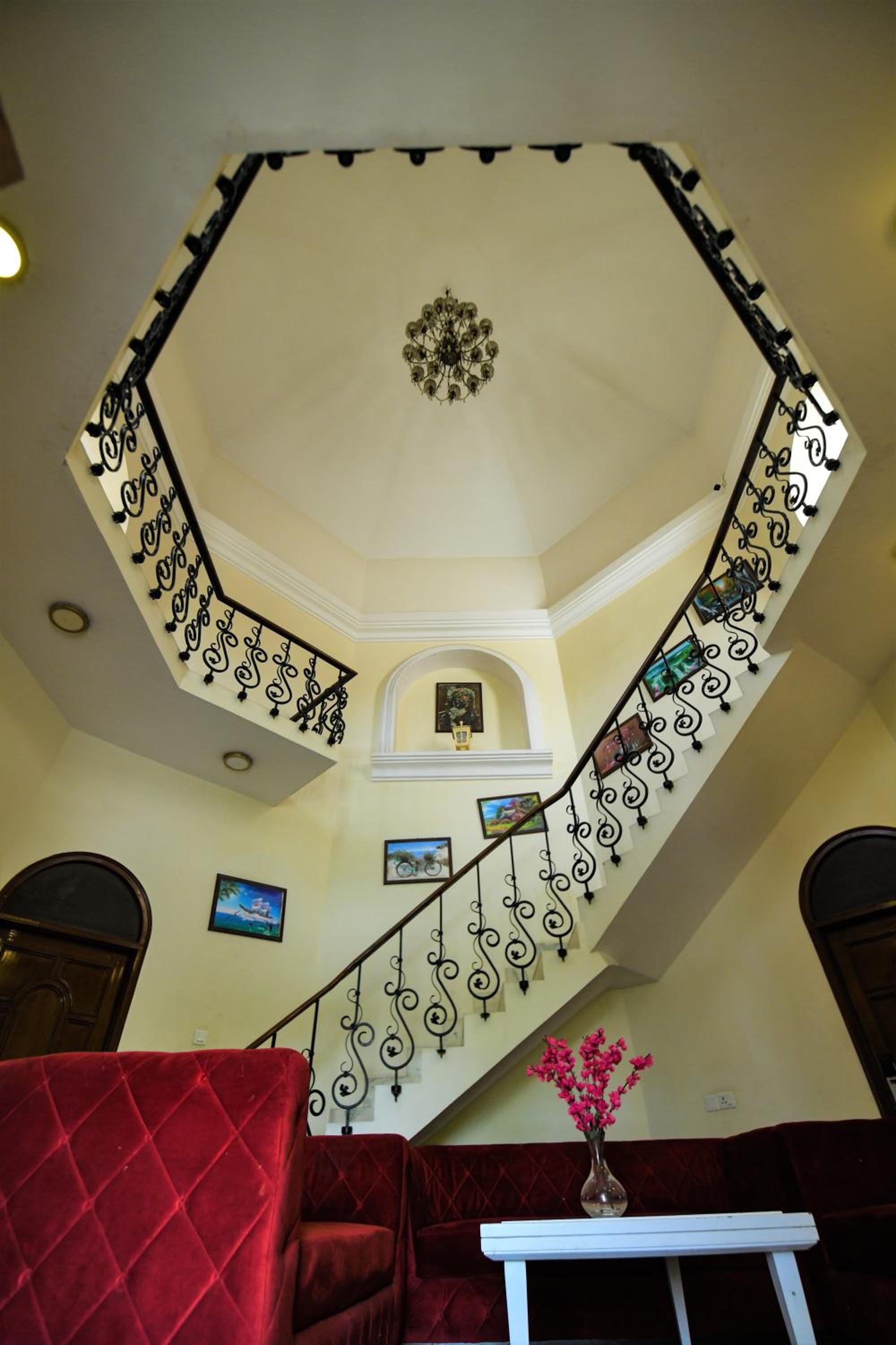 Family Room - 15% off on session of Spa, 10% off on Food & Beverage services, 10% off on Access to Club