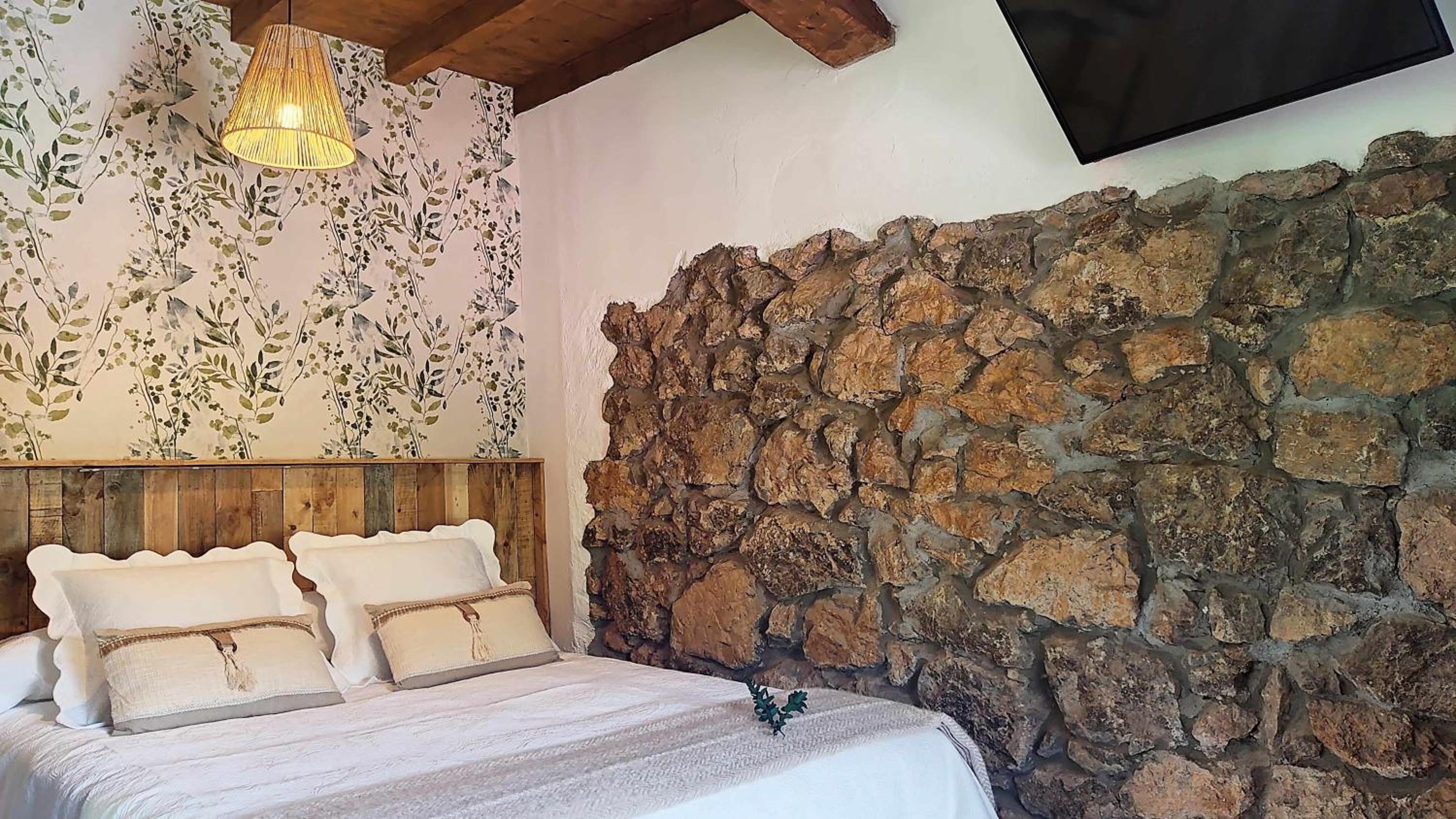 One-Bedroom Apartment with Private Garden photo 3