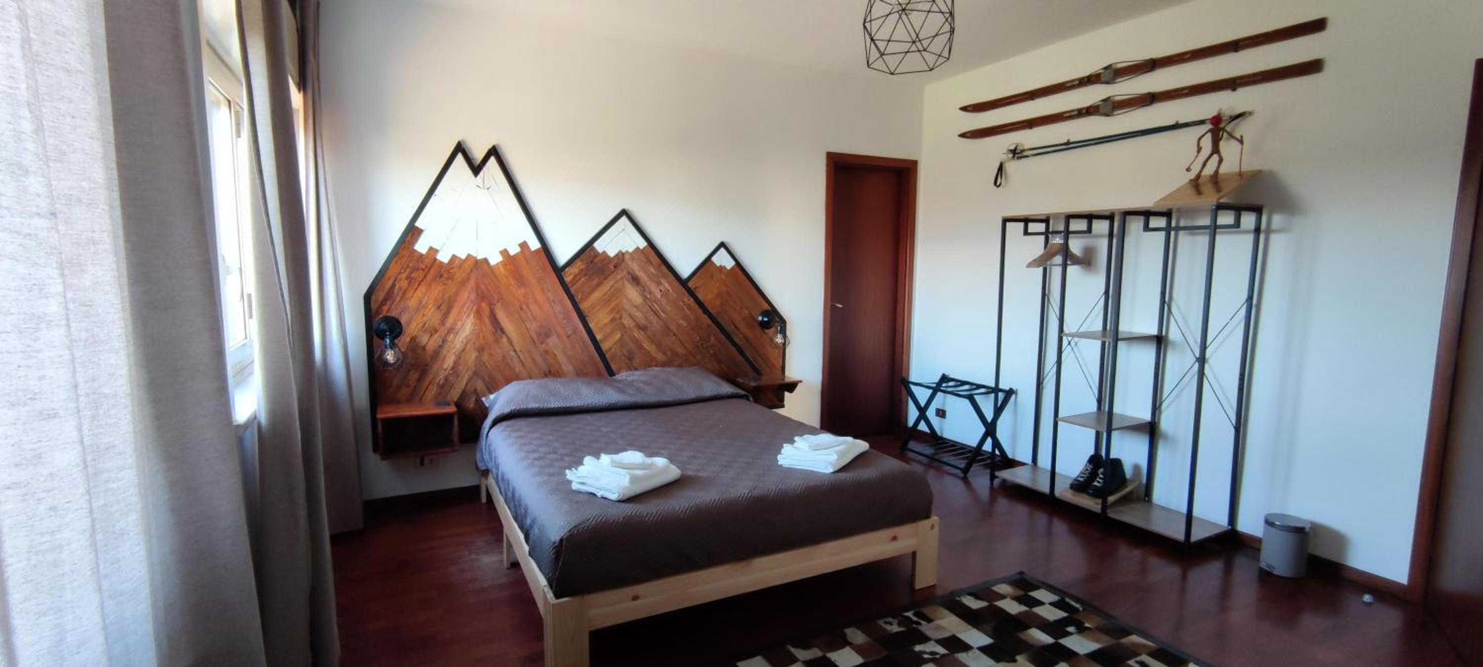 Three-Bedroom House photo 3