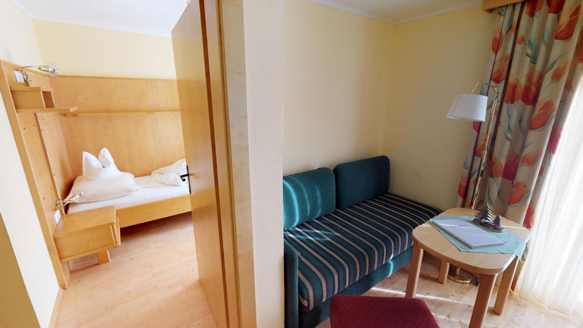 Single Room with Balcony photo 2