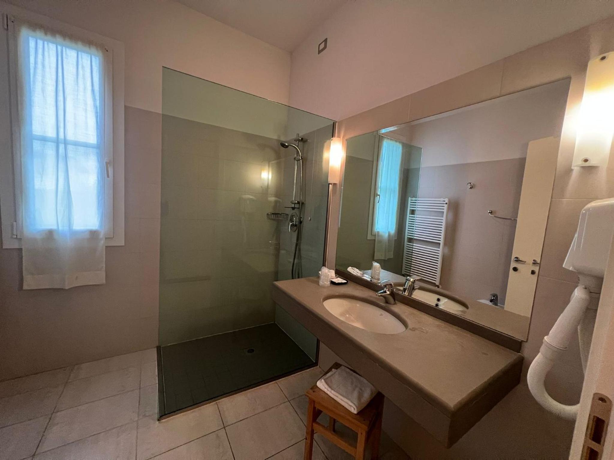 Superior Quadruple Room photo 3