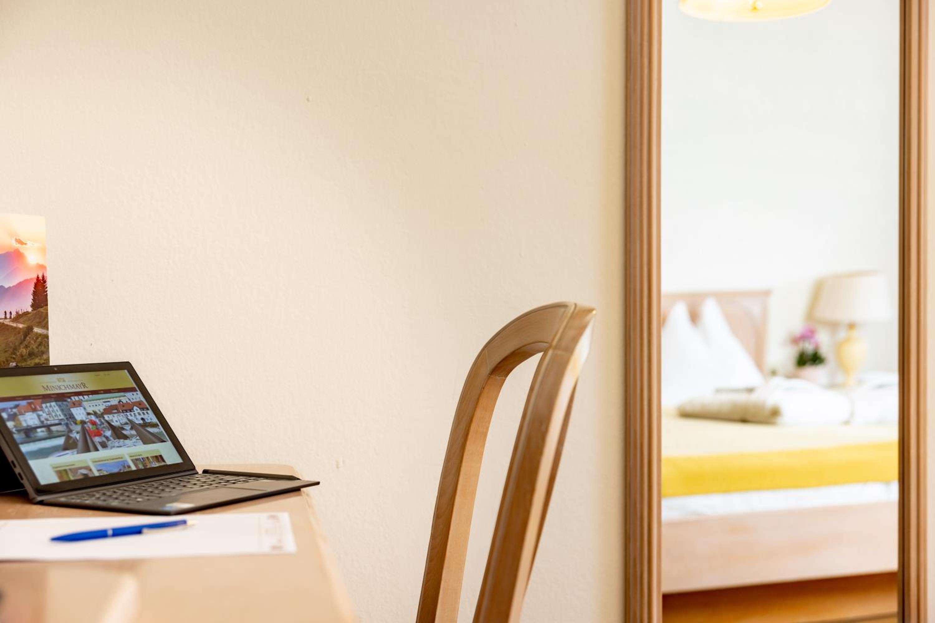 Business Double Room - Photo 10