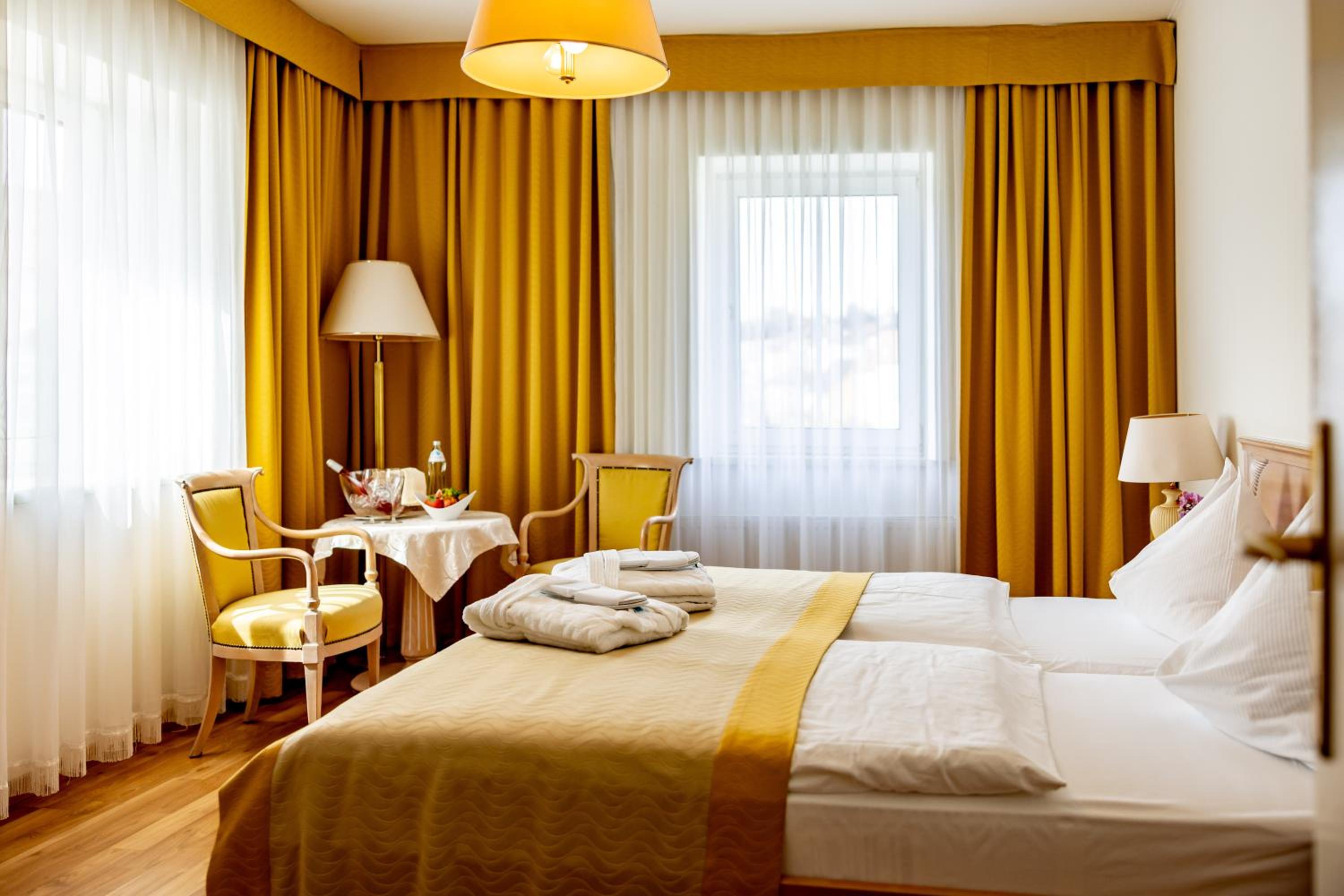 Business Double Room - Photo 2