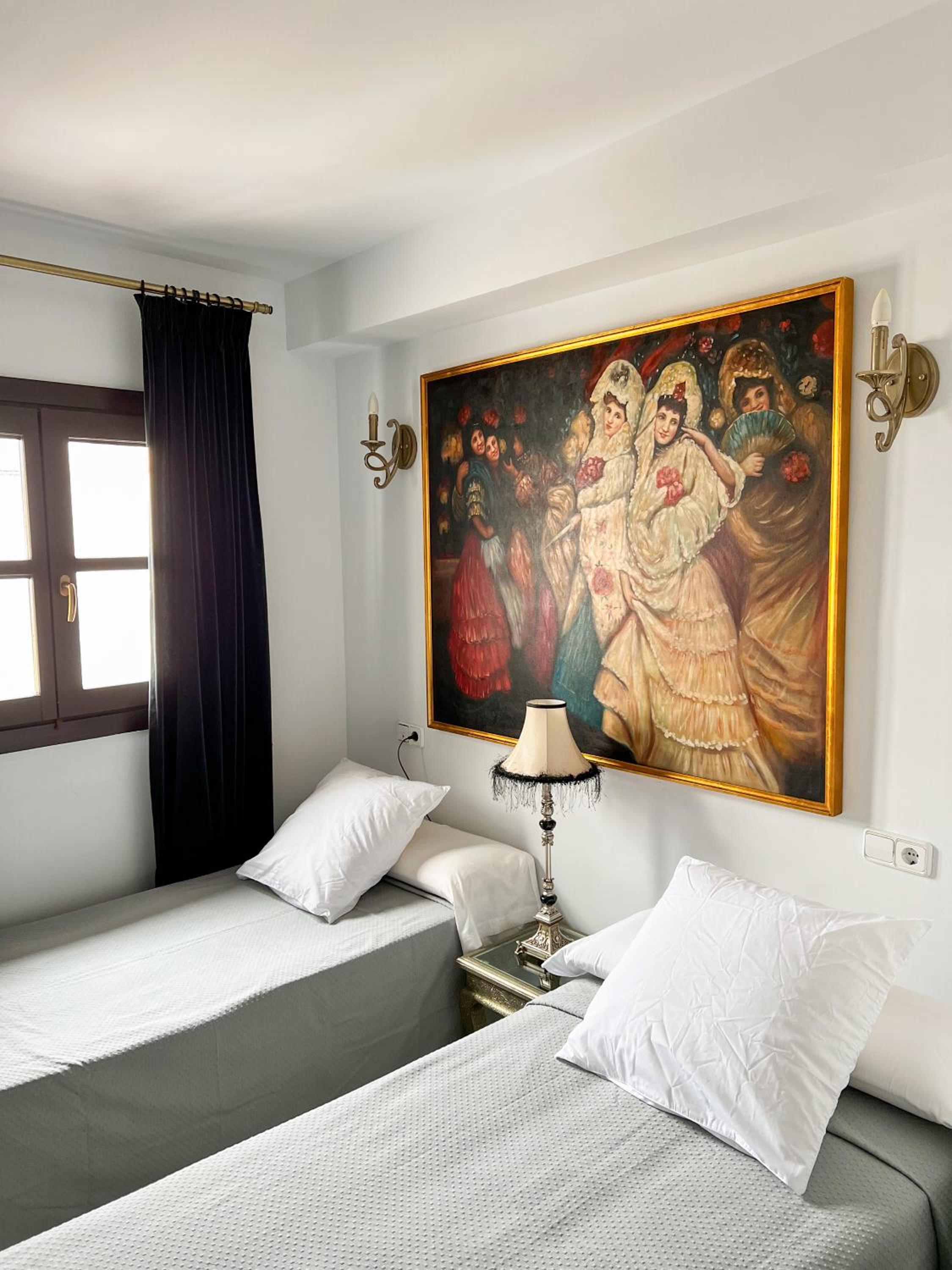 Twin Room - Photo 9