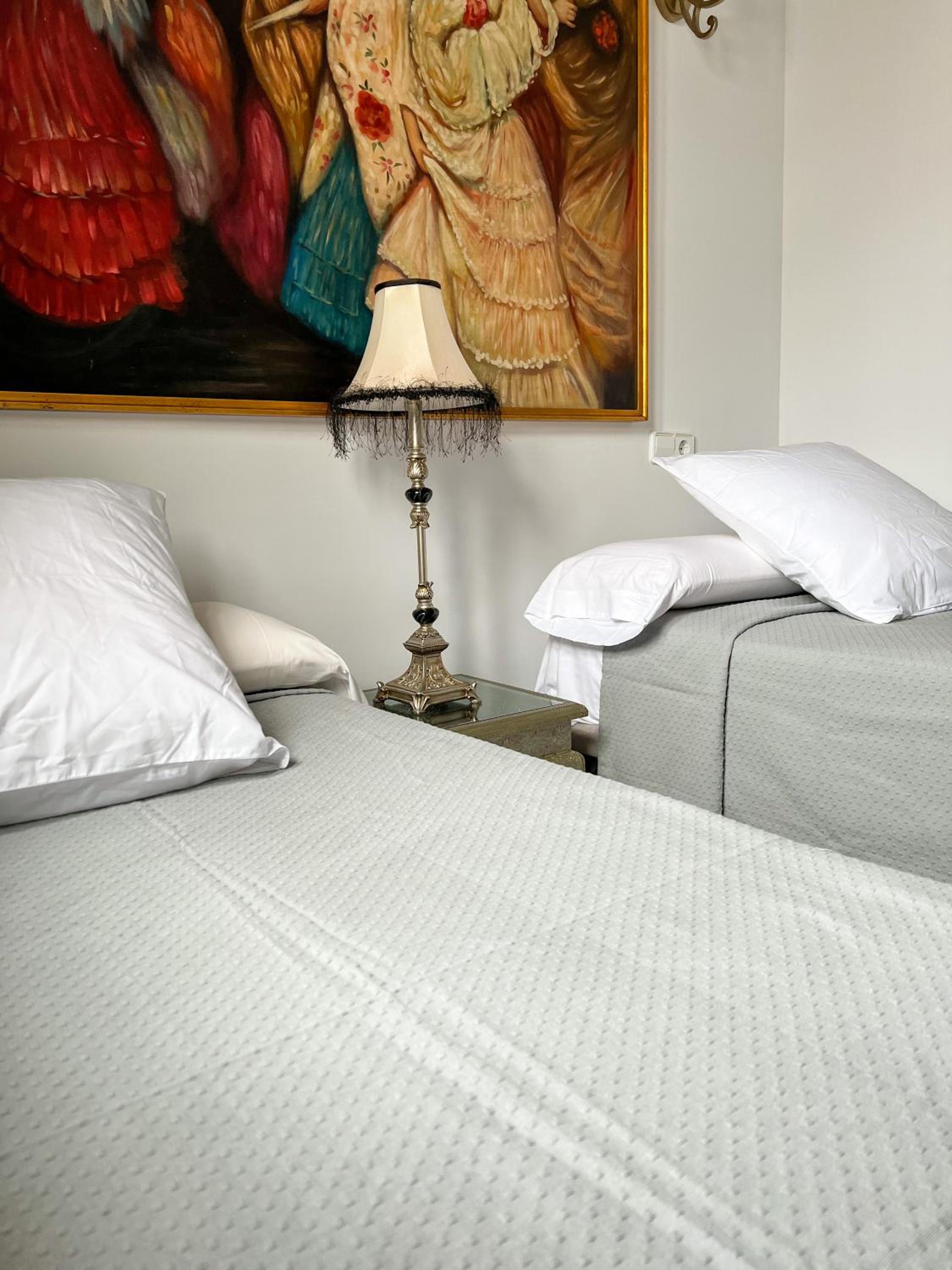 Twin Room - Photo 3