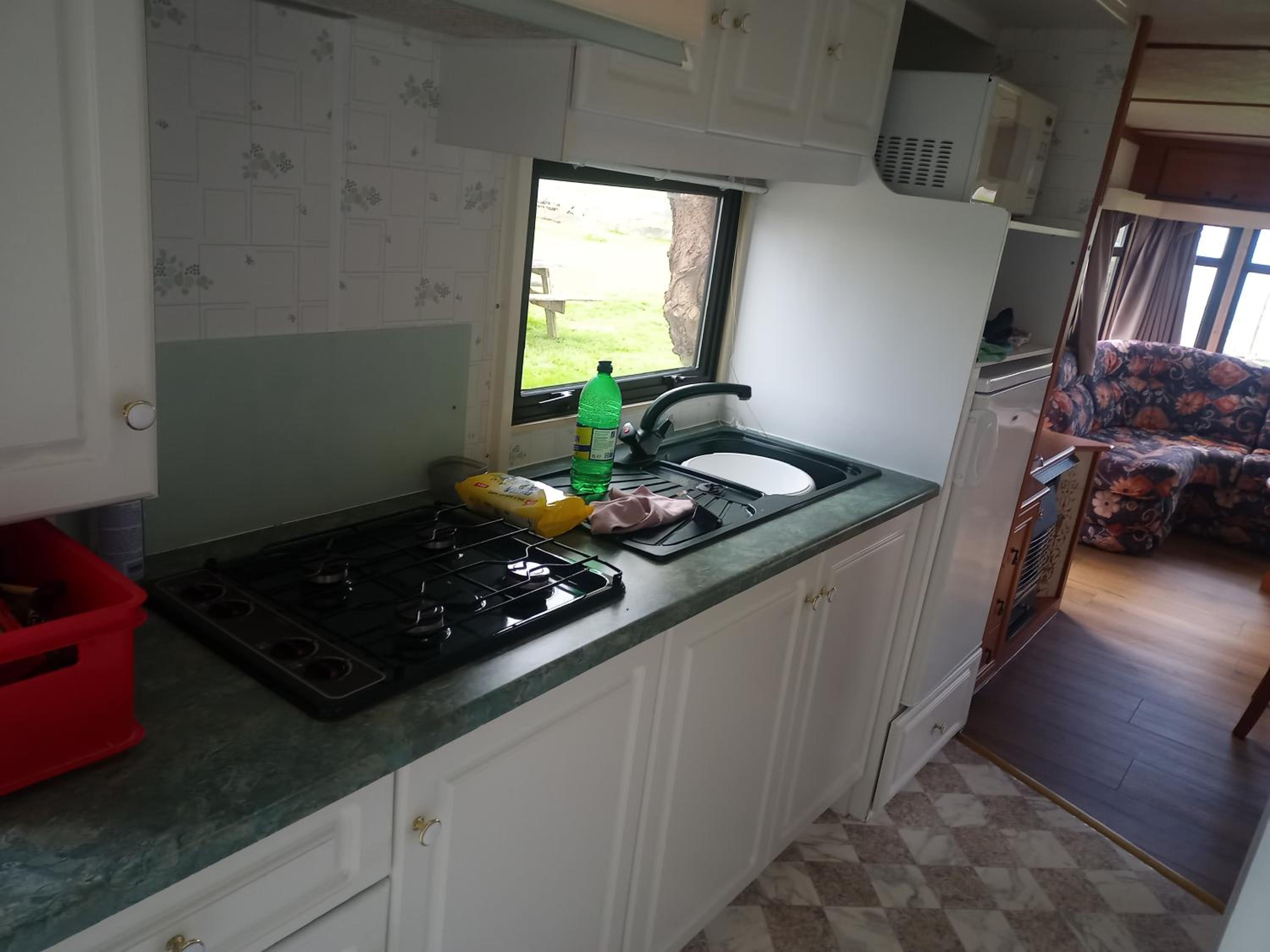 Two-Bedroom House - Photo 2
