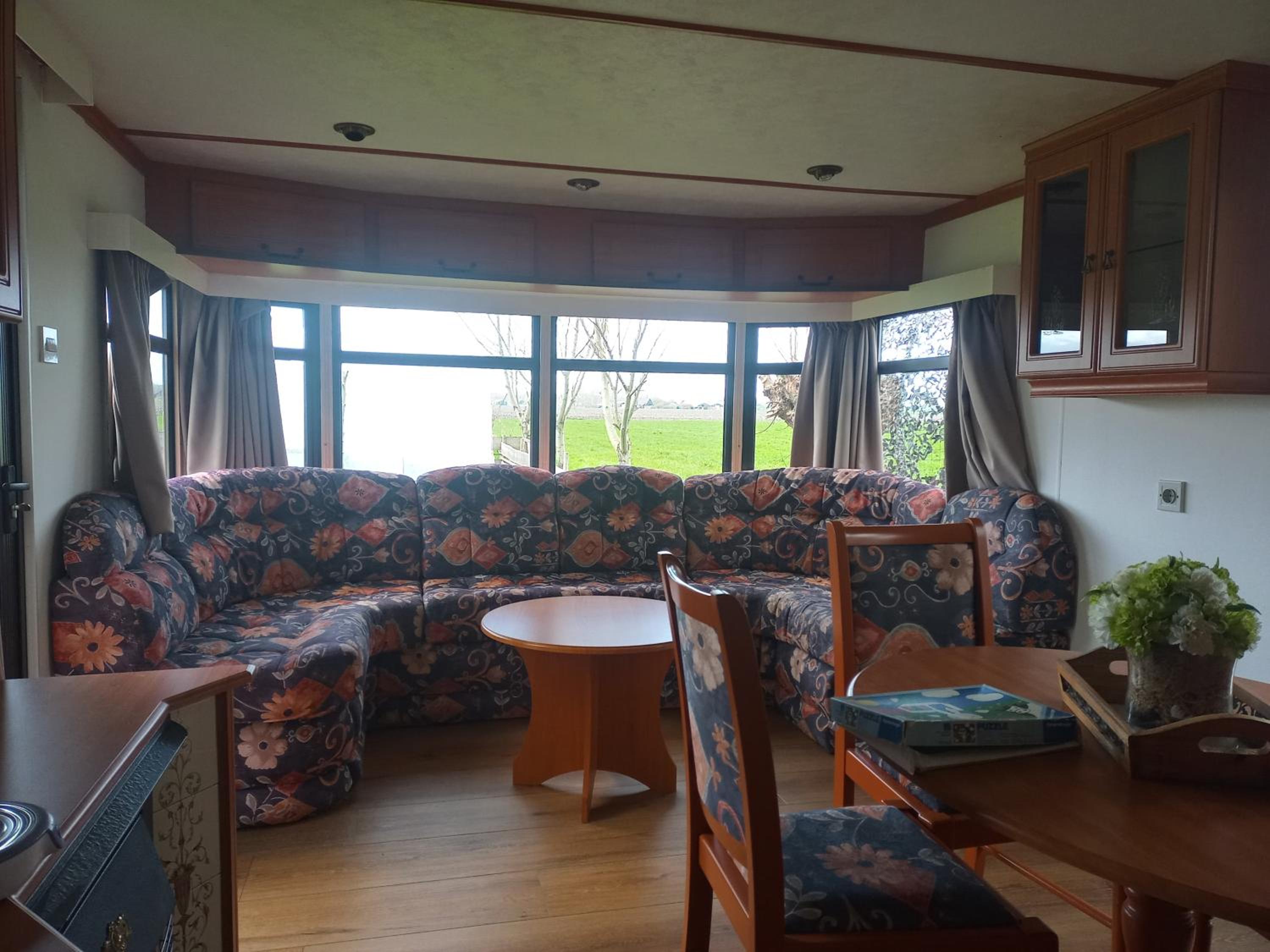 Two-Bedroom House - Photo 1