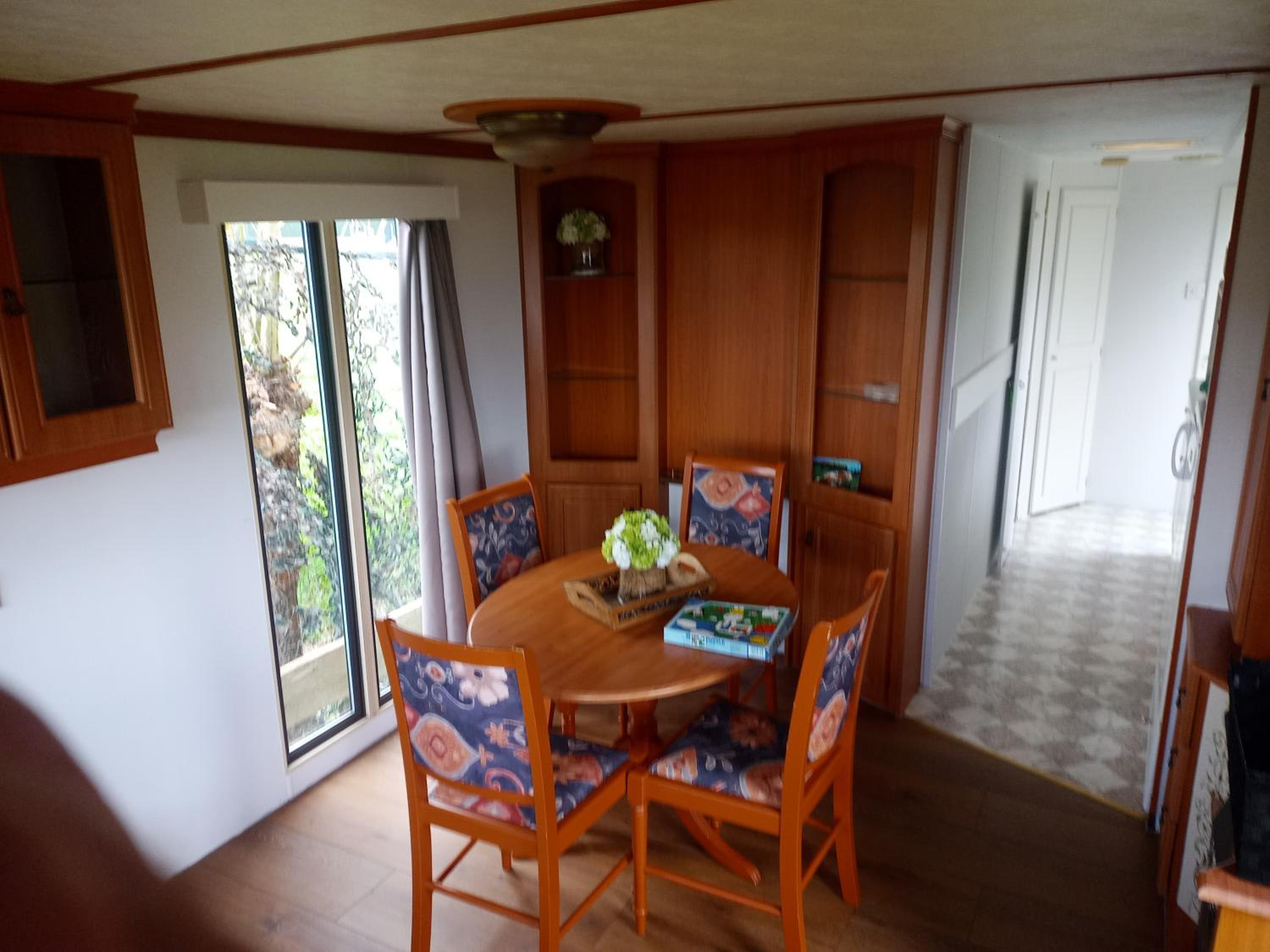 Two-Bedroom House - Photo 6